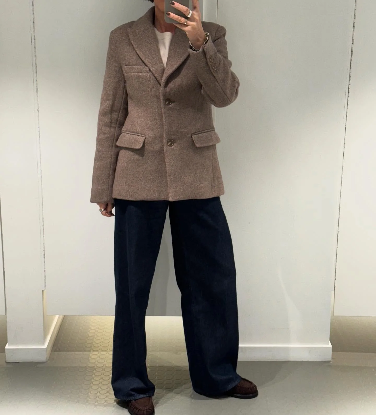 God lørdag 🍂 Tweed Blazer fra Arnie Says!
Velkommen innom 10-16 i dag.
#arniesays #woolblazer #tweed #timelessfashion #neozsandefjord