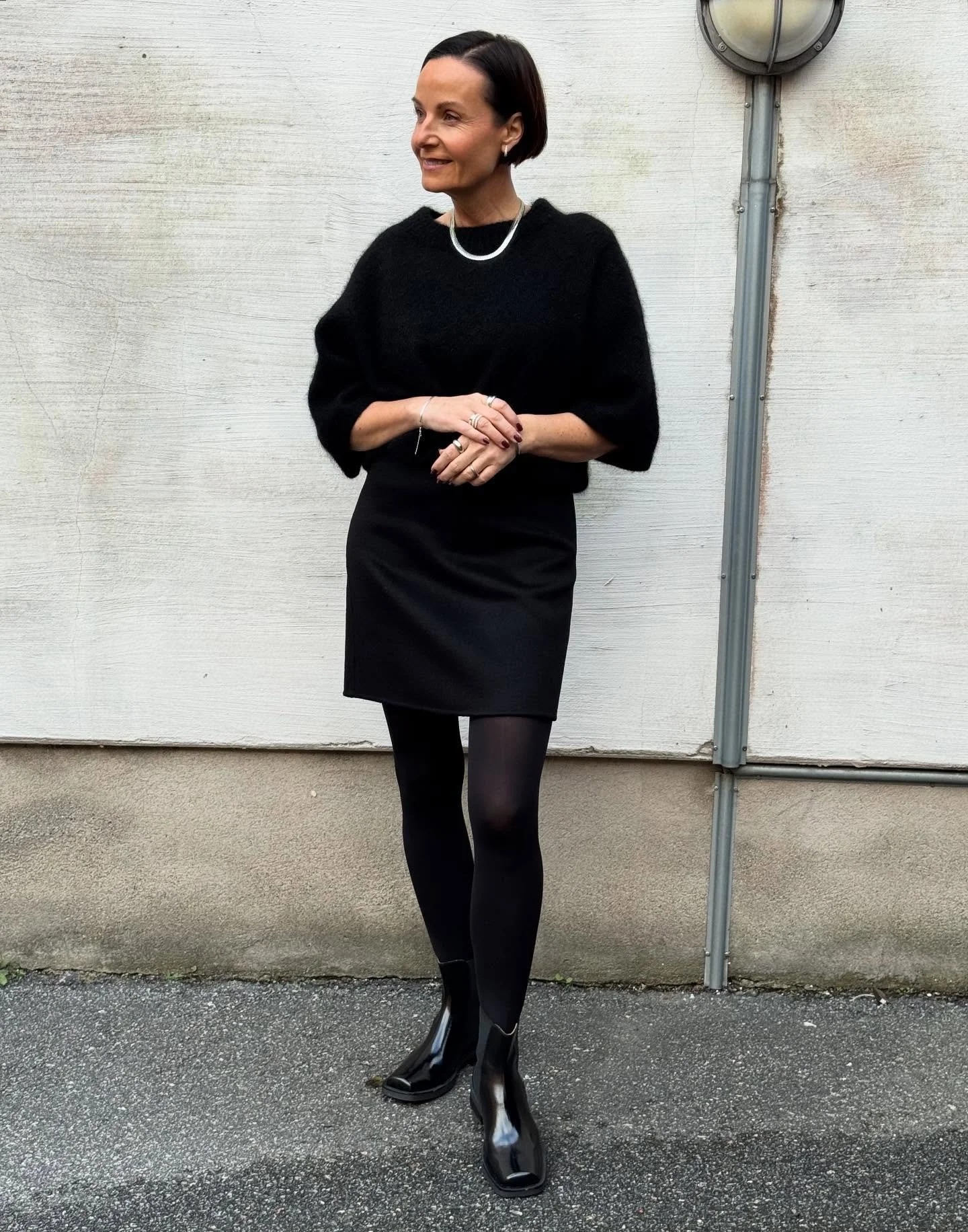 STYLEIN skjørt og topp • Strømpebukse fra Maria La Rosa • Diverse smykker fra Edblad og Lie Studio💫
Velkommen 10-17 i dag.
#stylein #edblad #liestudio #marialarosa #bukelaboots #timelessfashion #neozsandefjord