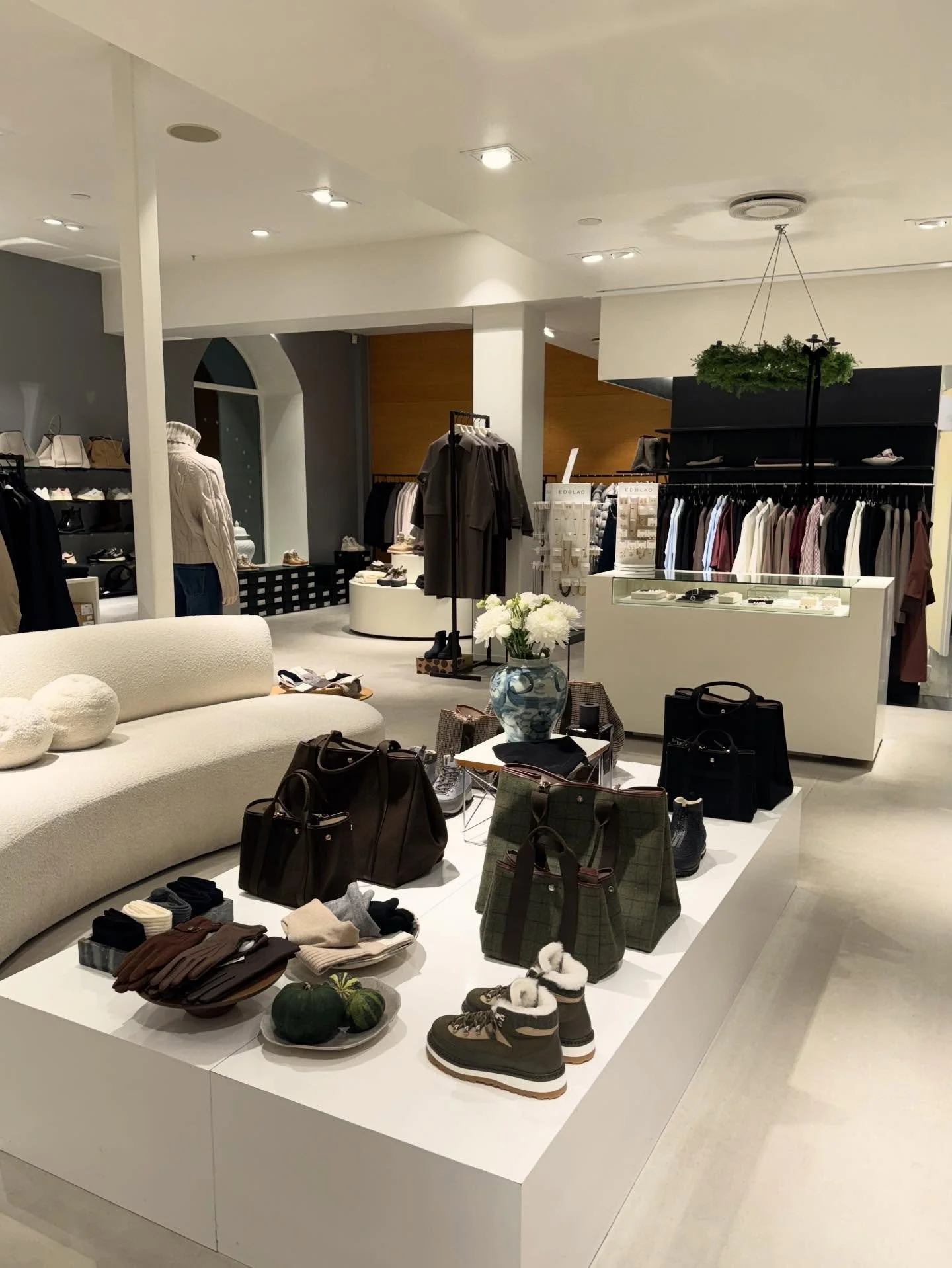 God l&oslash;rdag - Velkommen innom 10-16 i dag💫💫