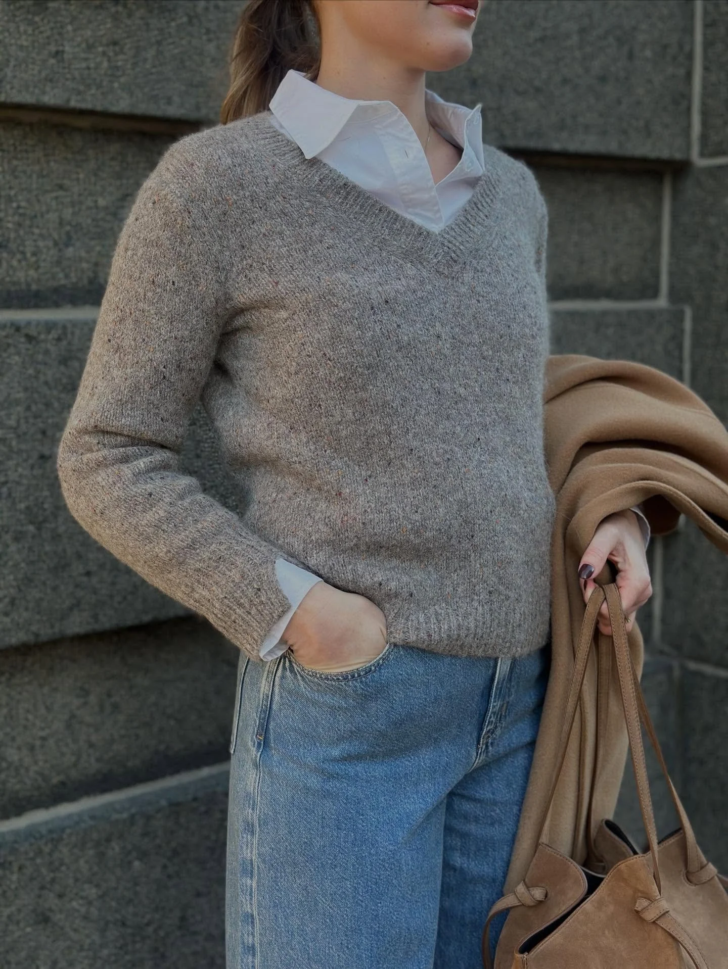 Genser fra Gran Sasso &bull; Arnie Says skjorte &bull; Theory jeans &bull; Yuzefi veske 🤎

Velkommen innom 10-17 i dag.

#granssso #arniesays #theory_ #yuzefi #fallessentials #timeless #neozsandefjord