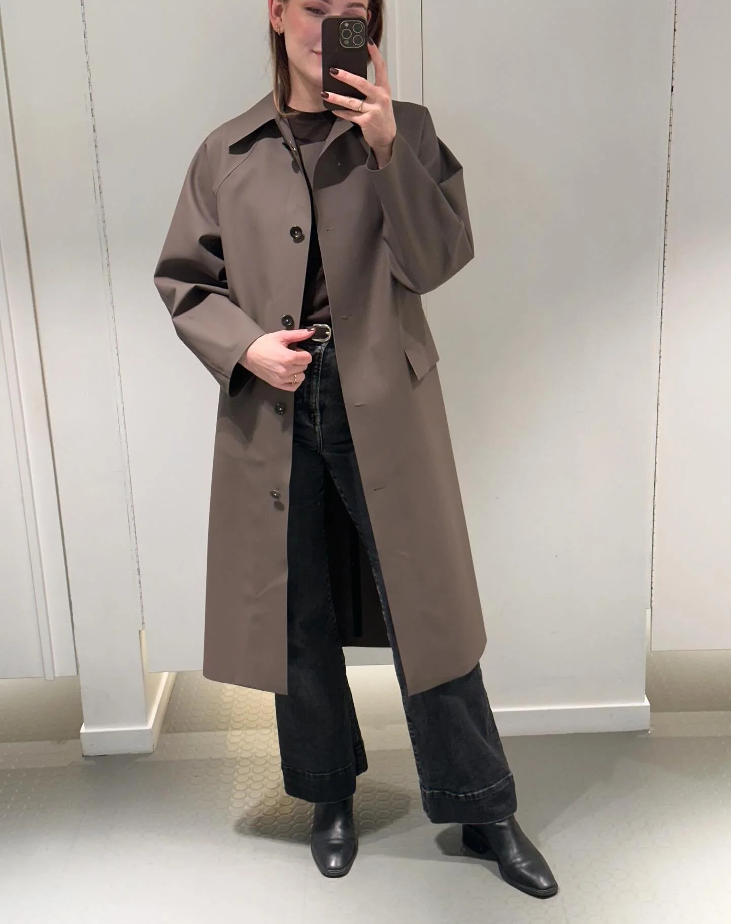 Original Below Rubber fra KASSL Editions. Vanntett og elegant k&aring;pe🤎

Velkommen innom 10-17 i dag.

#kassleditions #waterrepellent #neozsandefjord