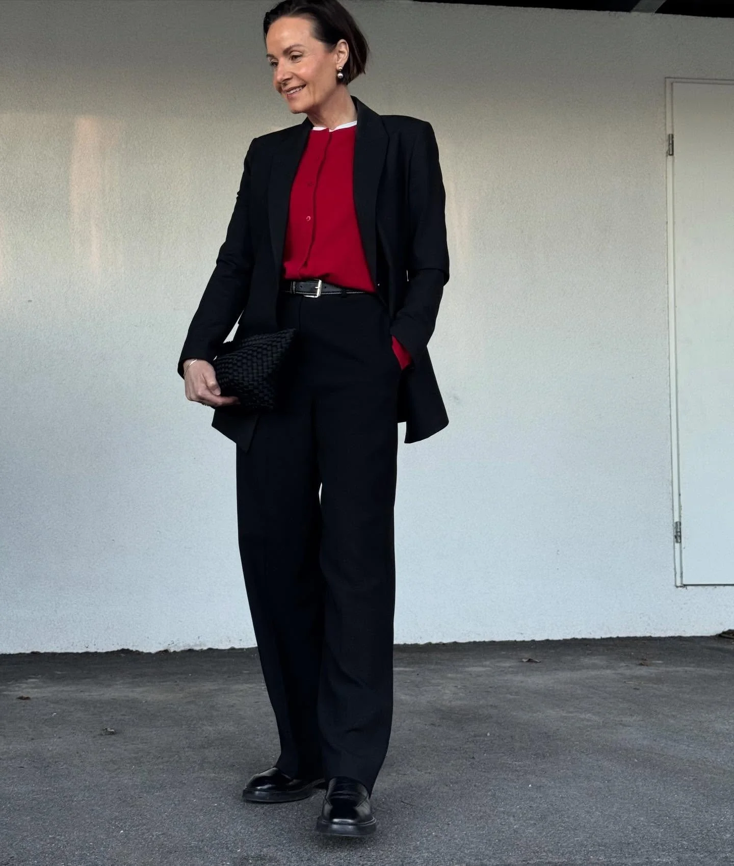 I 2026 fortsetter vi &aring; fokusere p&aring; klassiske og tidl&oslash;se plagg &ndash; laget for &aring; vare, og elsket i mange &aring;r fremover.

Bukse fra Seductive &bull; FWSS cardigan &bull; Theory blazer.

SALGET er i gang! Mange flotte vare