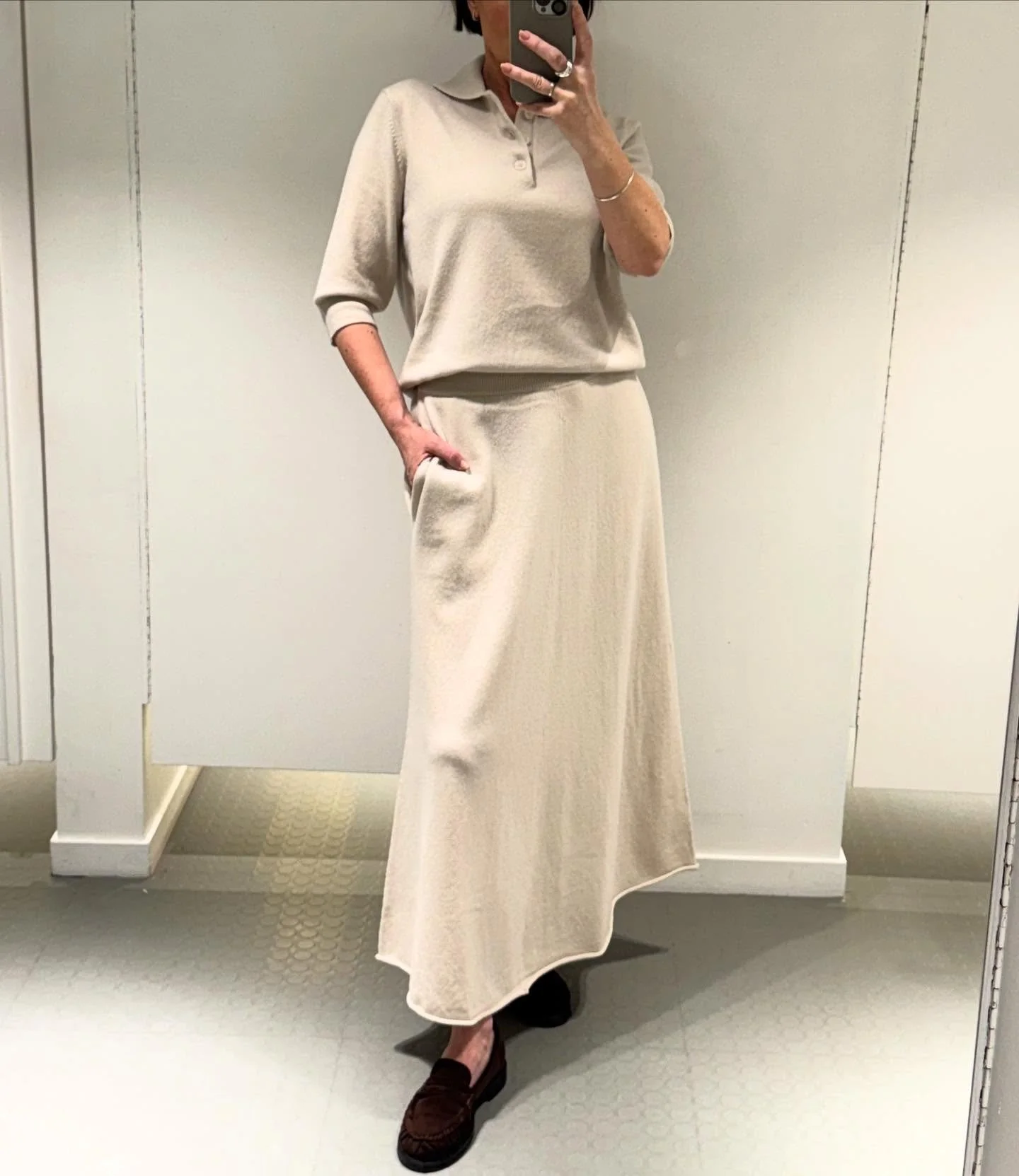 MAWEI -  Nytt norsk kasjmir merke. Hvert plagg er laget med fokus p&aring; allsidighet, tidl&oslash;shet og b&aelig;rekraft🤍 

Velkommen innom 10-16🤍

#maweicashmere #timeless #quietquality #neozsandefjord