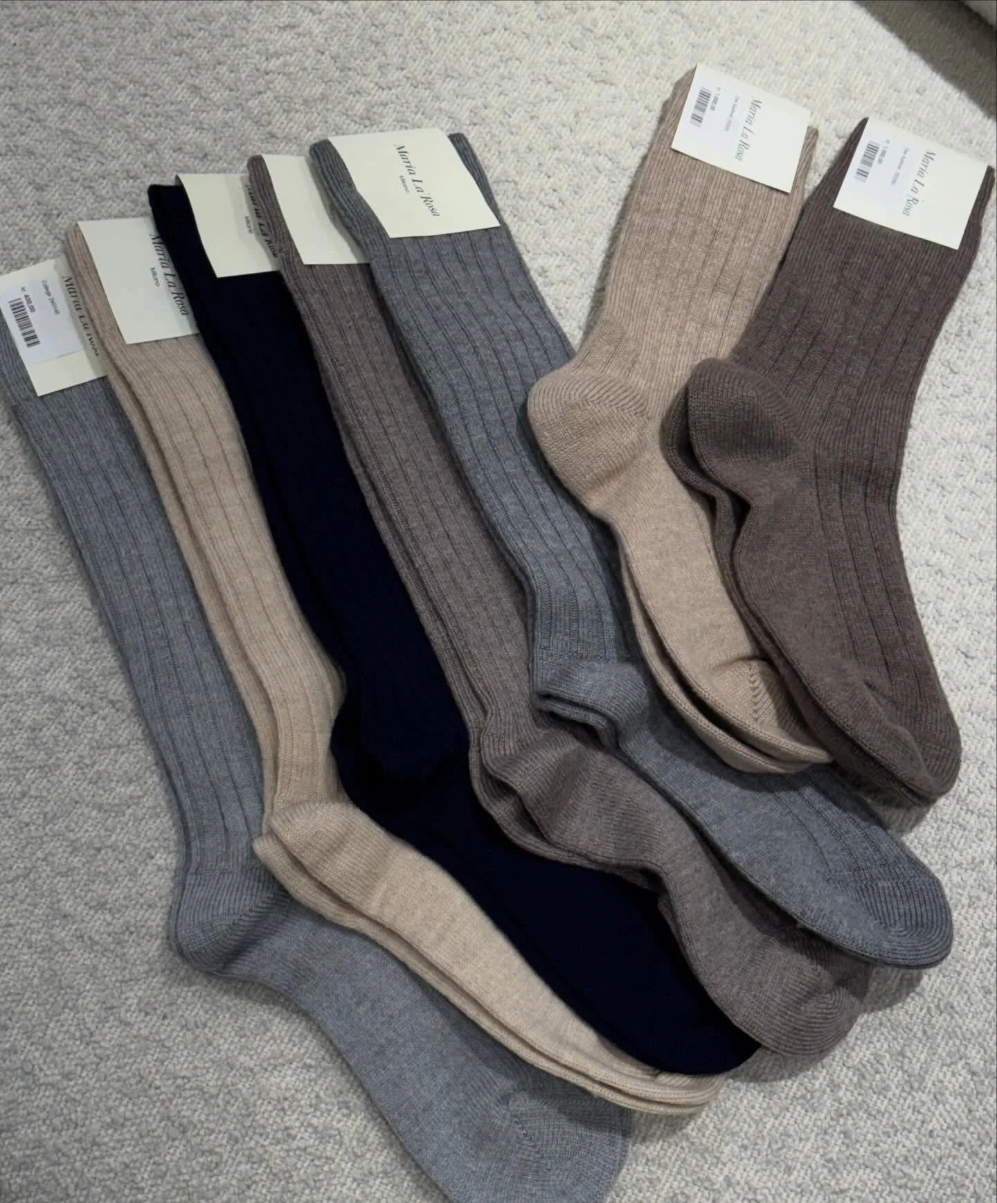 For kj&oslash;lige dager _ 🤎
Hold deg varm med ullsokker fra Maria La Rosa &ndash; italiensk luksus fra kr. 400,-

 Velkommen innom 10-17 i dag.

#marialarosa #woolsocks #italian #neozsandefjord 

Vil du at jeg ogs&aring; lager forslag med hashtags