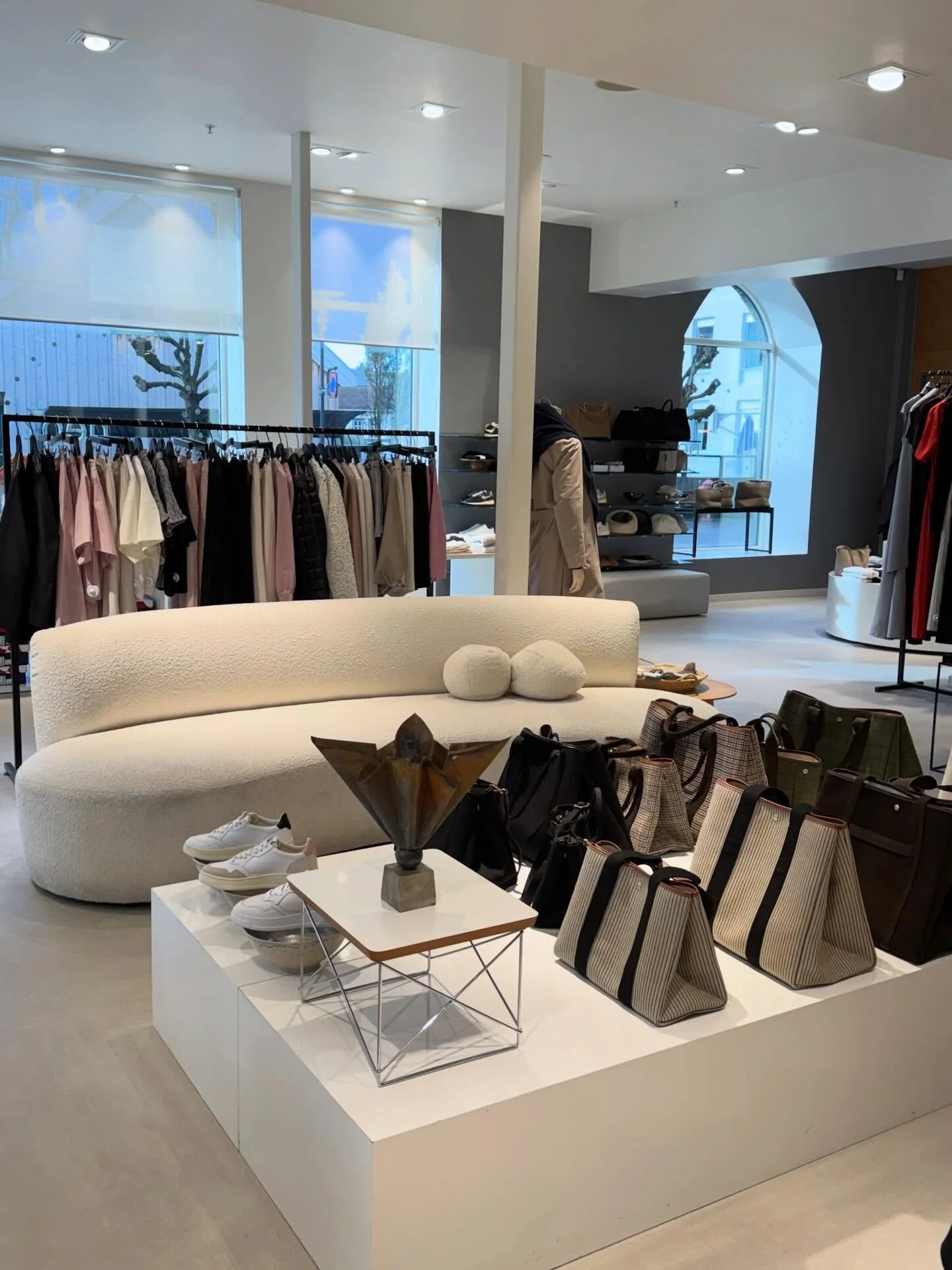 Vi har satt pris p&aring; noen rolige p&aring;skedager 🐣
N&aring; gleder vi oss til &aring; &aring;pne butikken igjen i morgen &ndash; h&aring;per vi sees, 10-17!