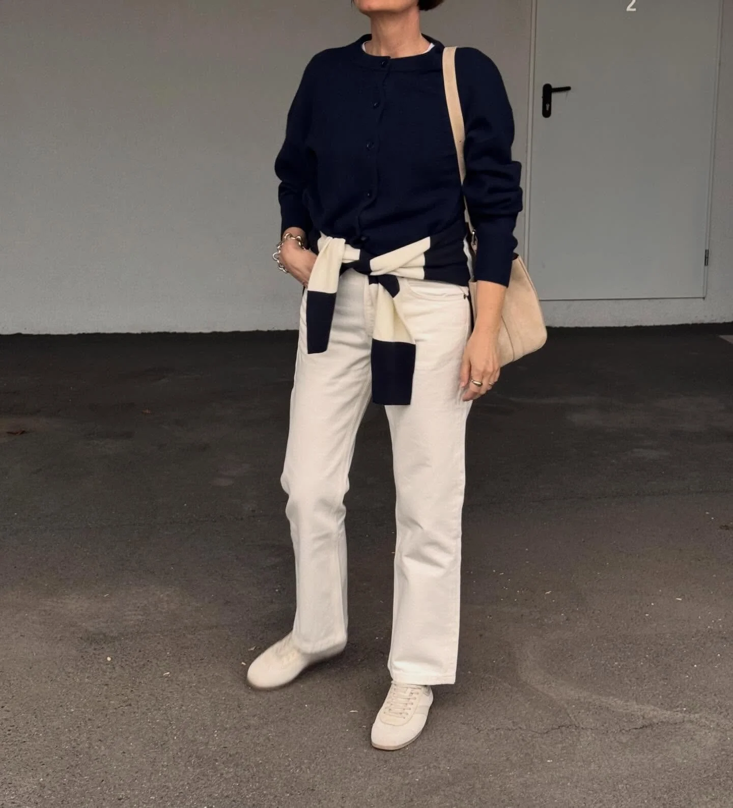 Vi er klare for en ny uke! Cardigan fra Mawei &bull; Jeanerica Sisli jeans &bull; Sneakers og veske fra Jim Rickey 🌱

Velkommen innom 10-17 i dag.

#mawei #jeanerica #jimrickey #timeless #neozsandefjord