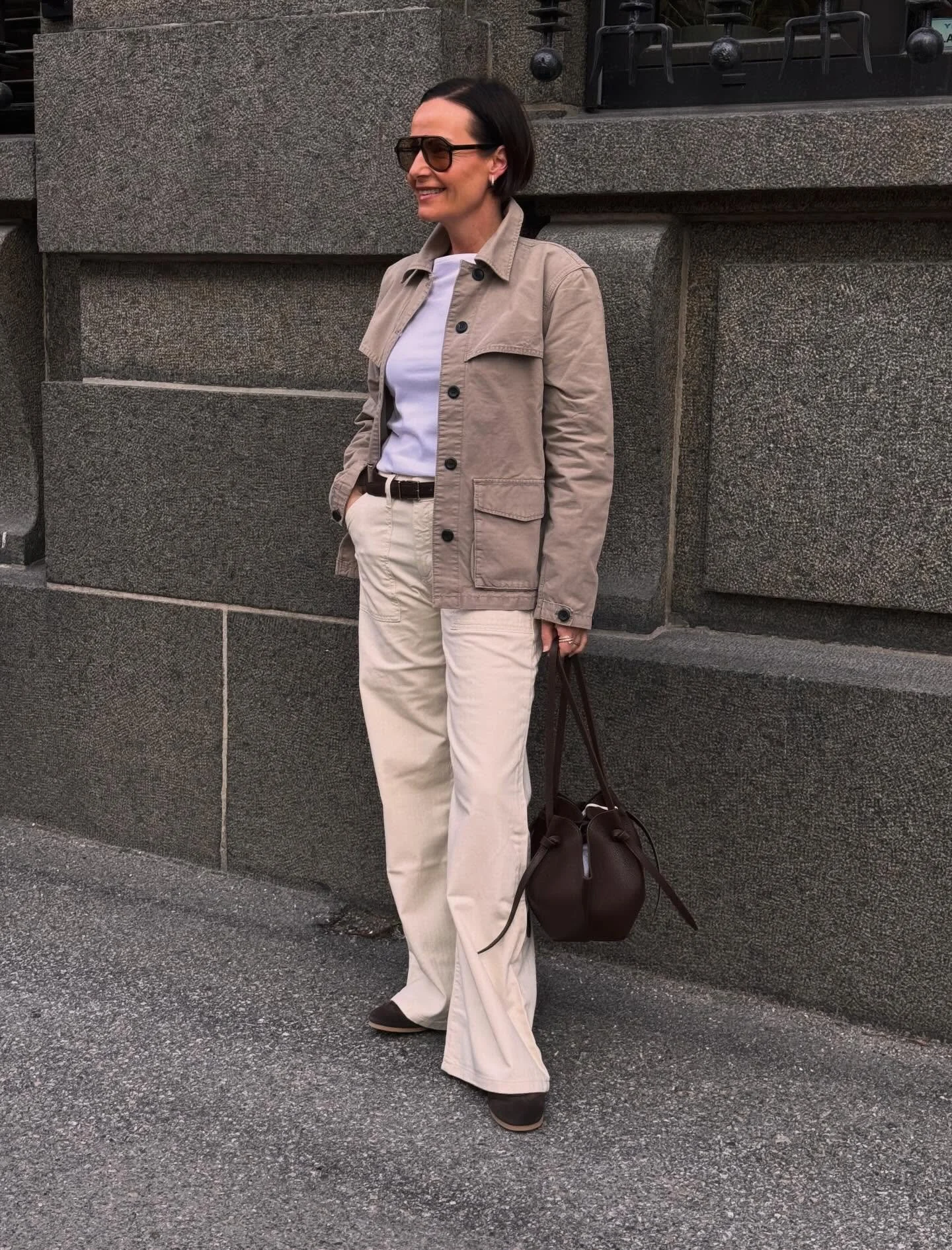 🤎 Lyse delikate nyanser_
Guell bukse og Jasmine jakke fra Jeanerica &bull; Julie Josephine topp &bull; Yuzefi veske.

Velkommen innom 10-18 i dag🌱

#jeanerica #juliejosephine #yuzefi #jimrickey #neozsandefjord