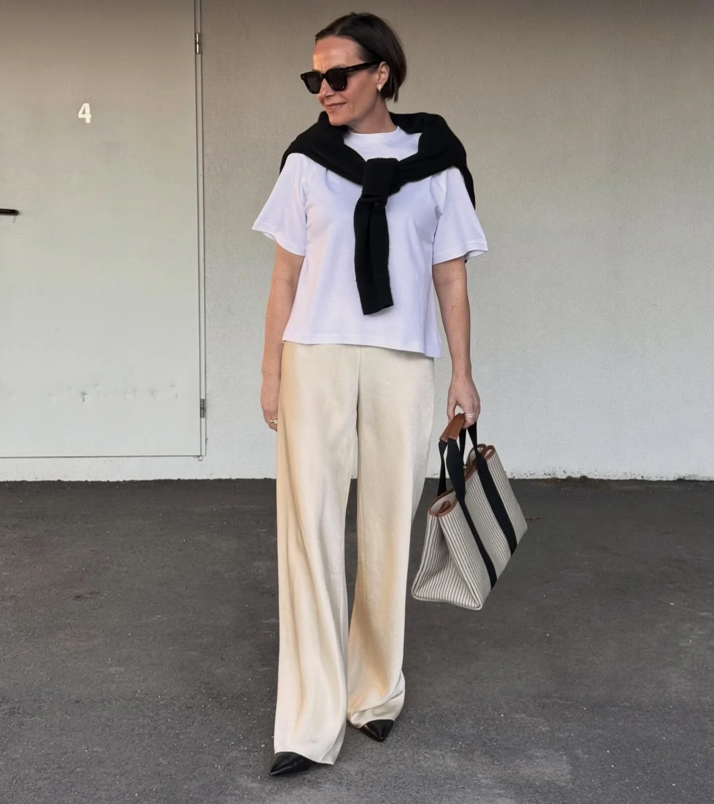 Vi nyheter sol og varme ♡ 
Vince Bias Pant &bull; Julie Josephine Stella t-shirt og Chimi solbriller.

Velkommen innom 10-17 i dag.

#vince #juliejosephine #chimi #neozsandefjord