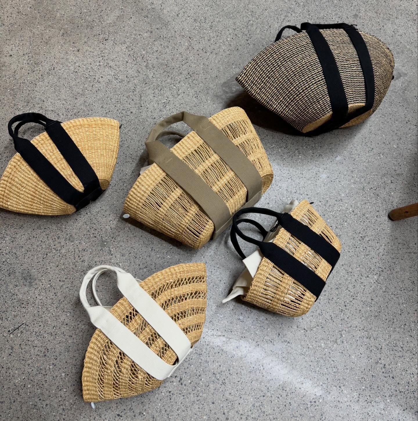 Sommerens fineste tilbeh&oslash;r 🌾🌾

MUU&Ntilde; er et fransk merke som er kjent for sine h&aring;ndflettede vesker. Designet kombinerer afrikansk h&aring;ndverk med japansk og skandinavisk minimalisme.

#muun #bags #summeressentials #neozsandefjo