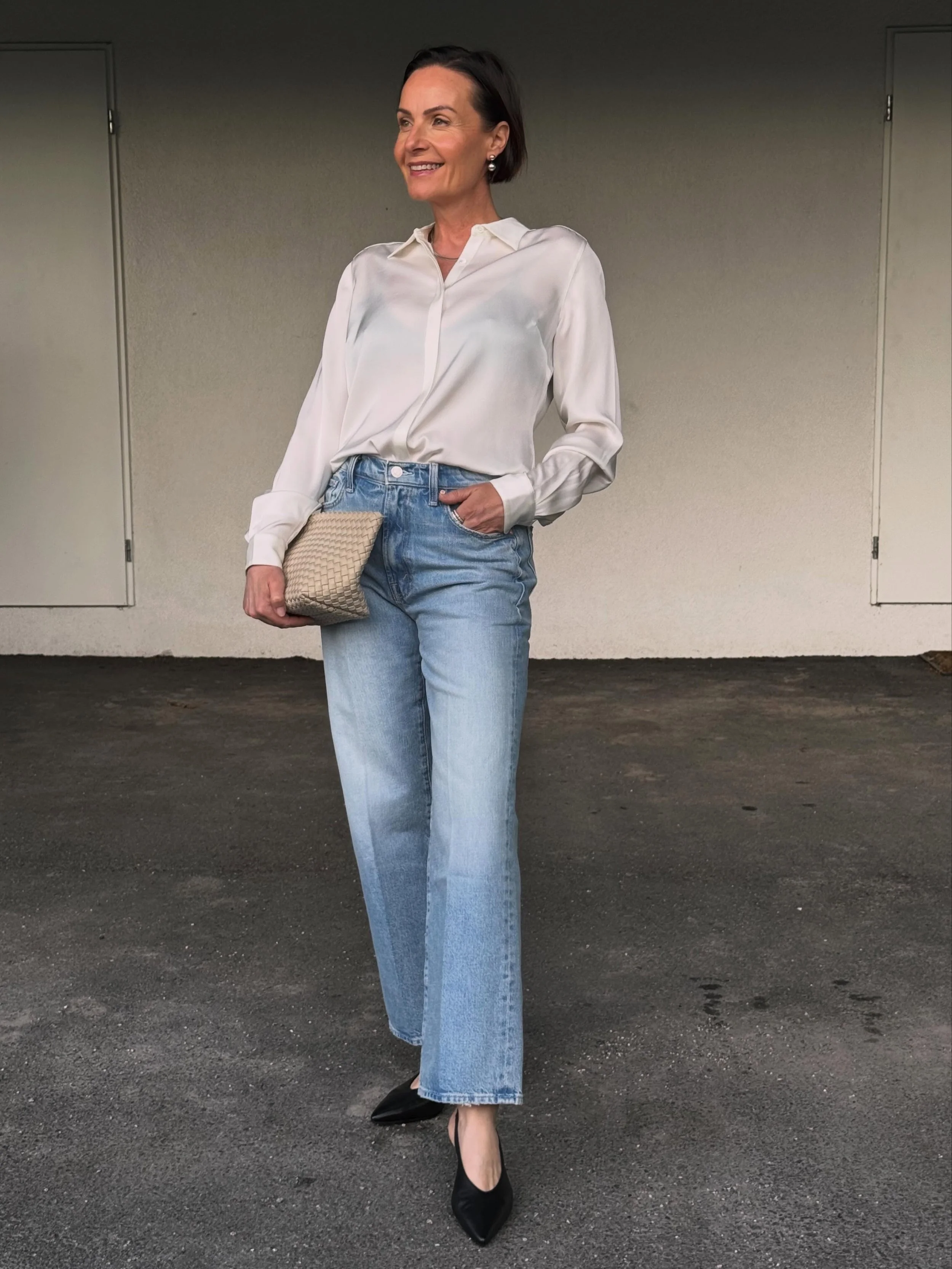 Uanstrengt og enkelt🩵 
Nyankommet jeans fra Mother - Stenstr&oslash;ms silkeskjorte.

L&oslash;rdag &aring;pnet 10-16! Velkommen🌿
 
#motherdenim #stenstr&oslash;ms #bukela #naghedi #neozsandefjord