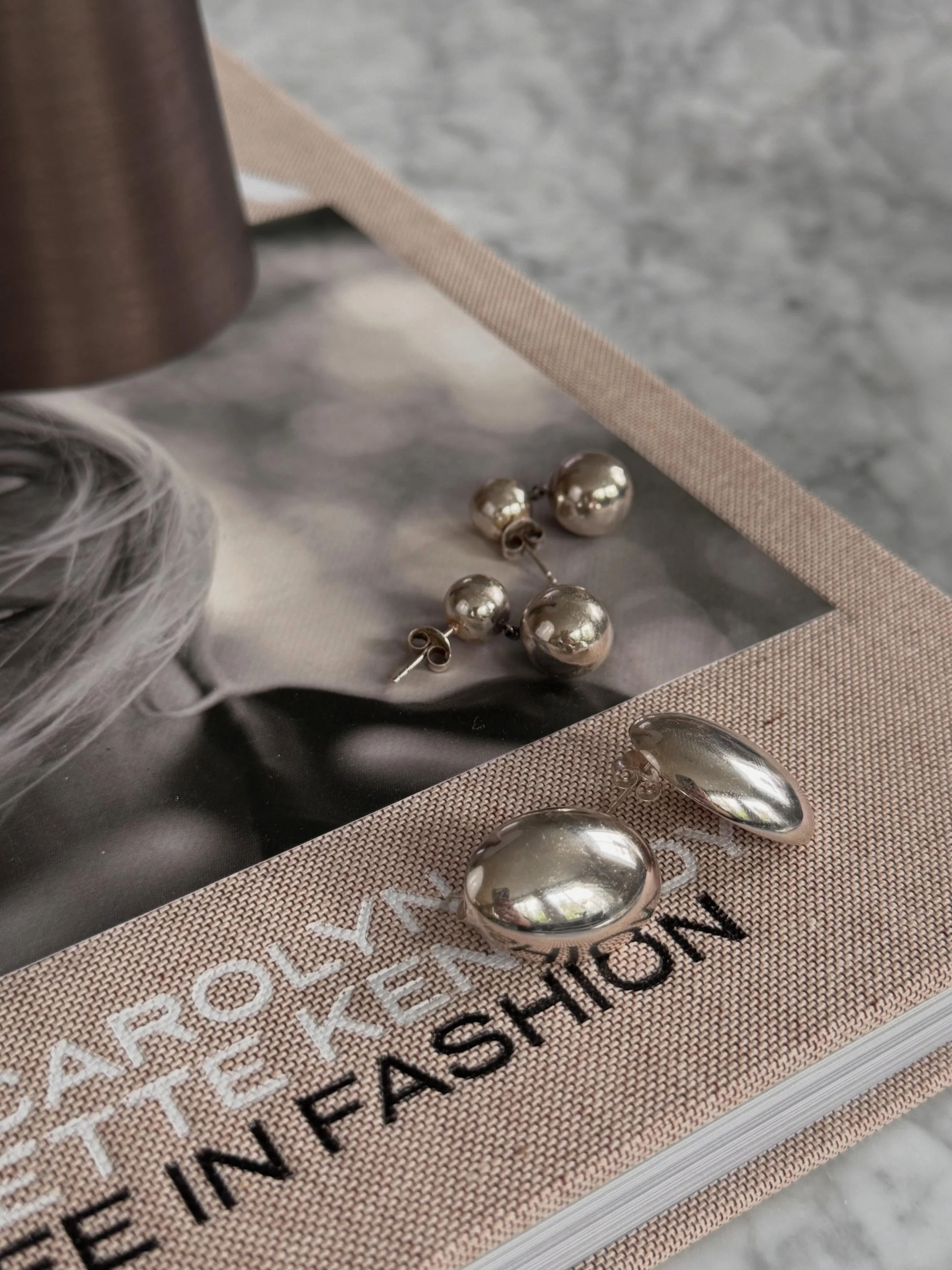 Favoritter fra LI&Eacute; STUDIO 🤍
The Caroline og Camille Earrings.

#liestudio #jewellery #silver #neozsandefjord