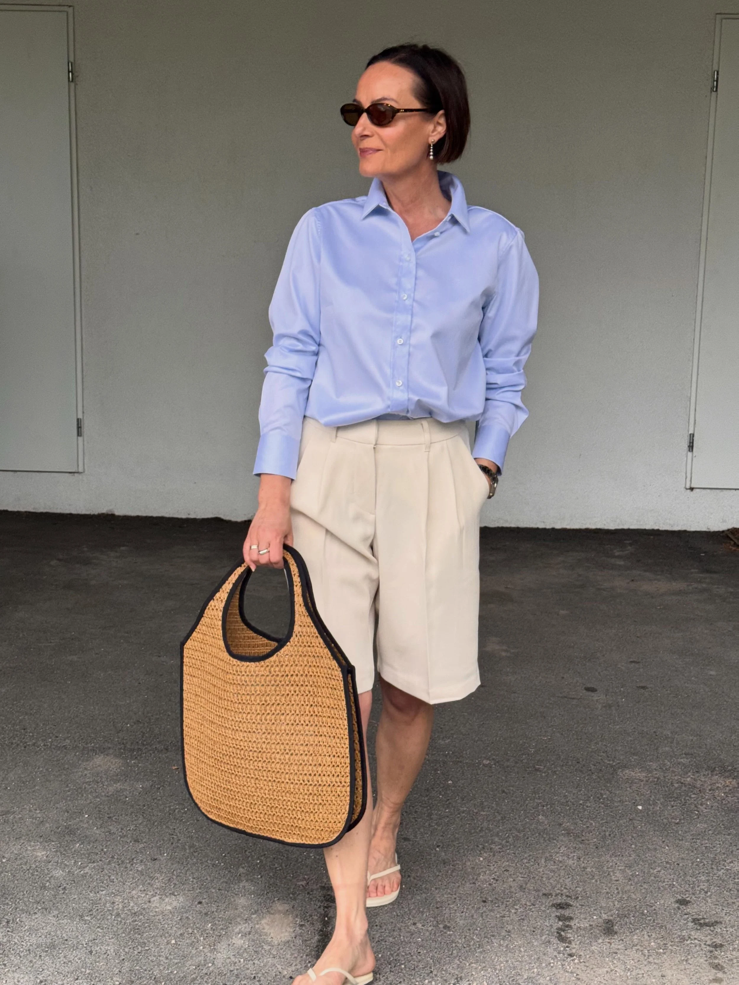 Oversized skjorte, shorts og enkelt tilbeh&oslash;r. Akkurat s&aring;nn vi liker det✔️

Velkommen innom 10-17 i dag.

#juliejosephine #Stylein #stenstr&oslash;ms #neozsandefjord