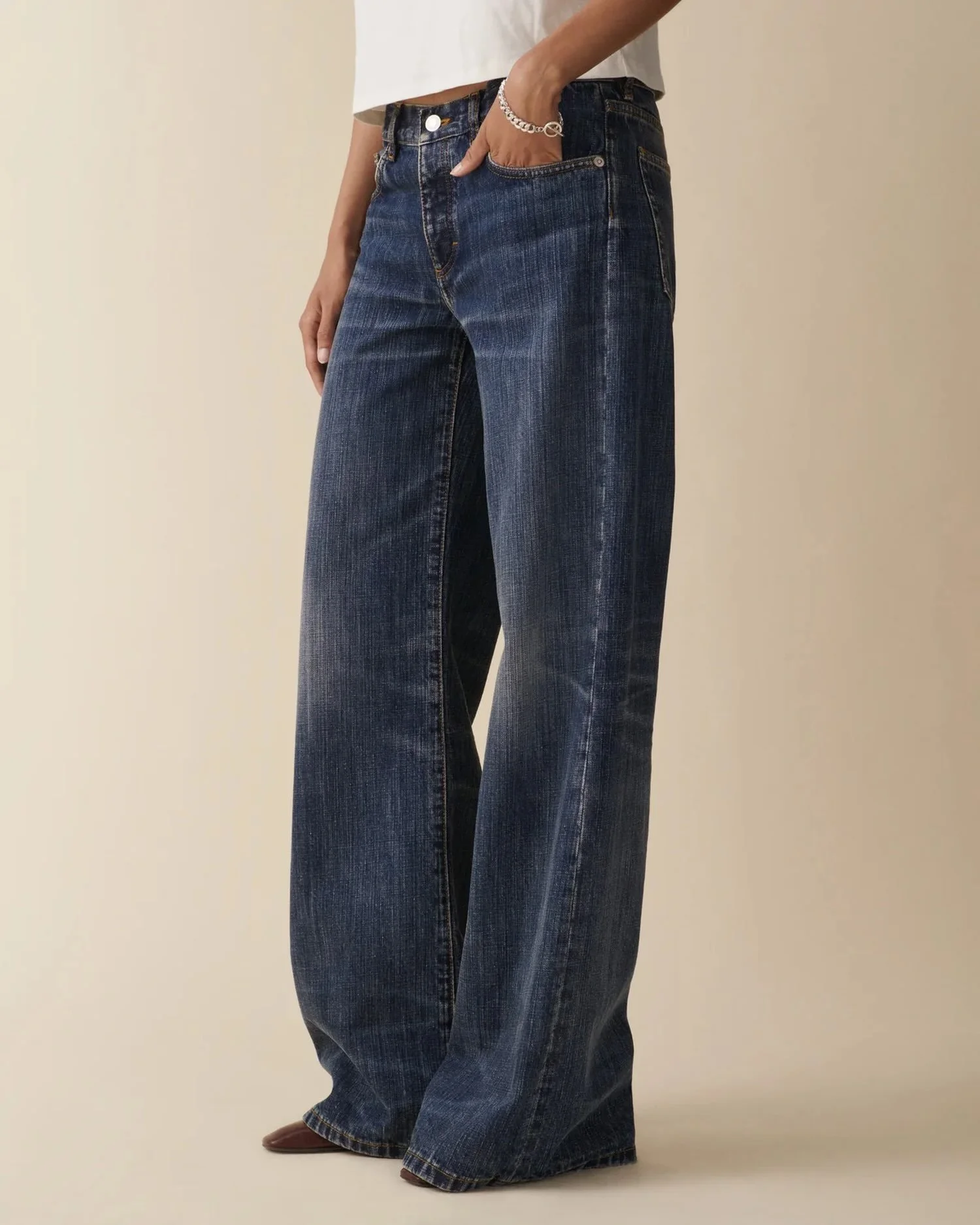 Vi har godt utvalg av jeans fra Jeanerica. 
Kyoto modellen er en av v&aring;re favoritter 💎

Velkommen innom 10-18 i dag.

#jeanerica #denimlovers #neozsandefjord
