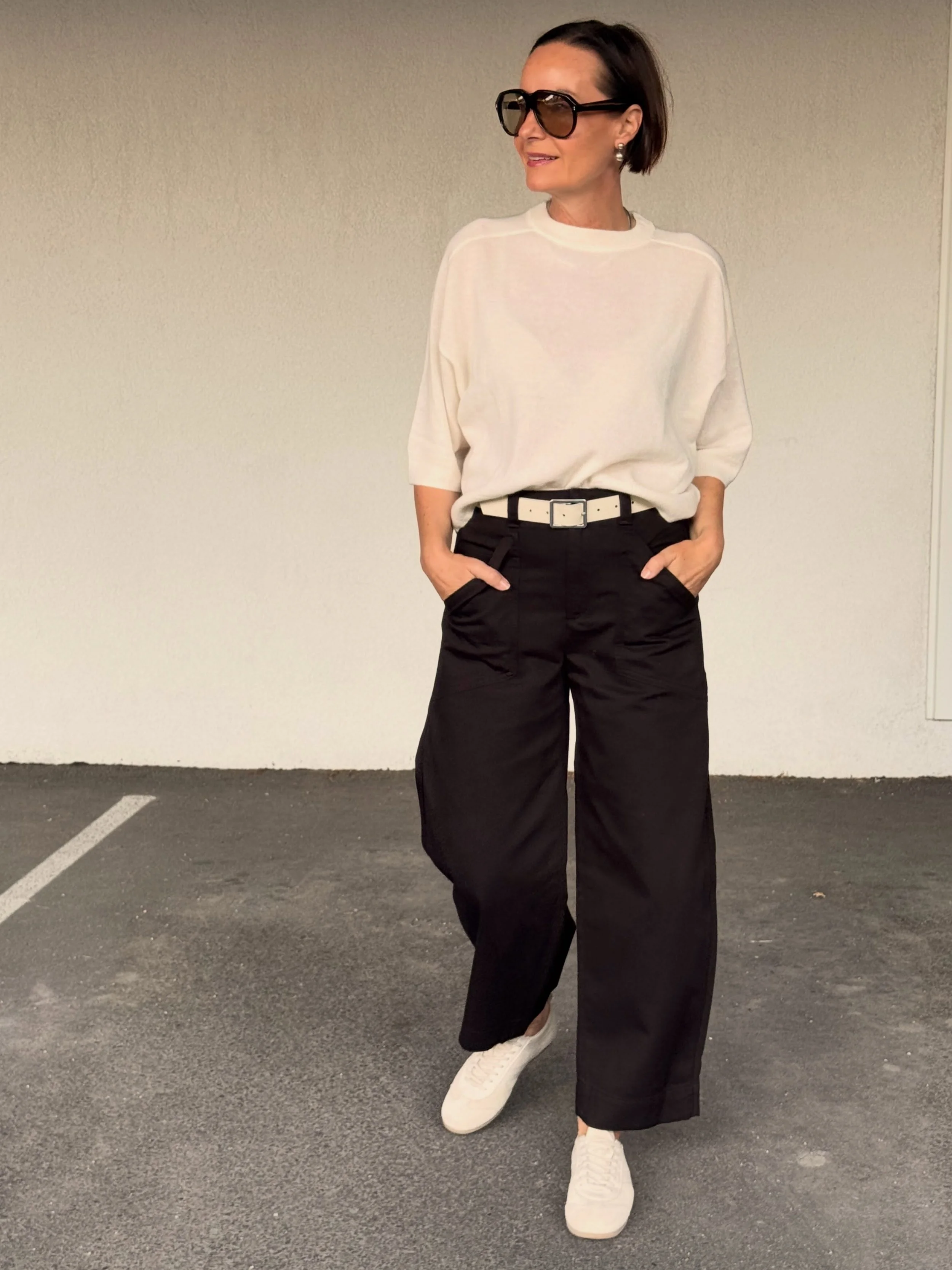 Vi gleder oss over alle de fine nyhetene som kommer inn 🤍 🤎 Oversized cashmere topp fra Notshy &bull; Vince bomullsbukse &bull; Maison Boinet belte.

Velkommen innom 10-17 i dag!

#notshy #vince #maisonboinet #timelessfashion #neozsandefjord