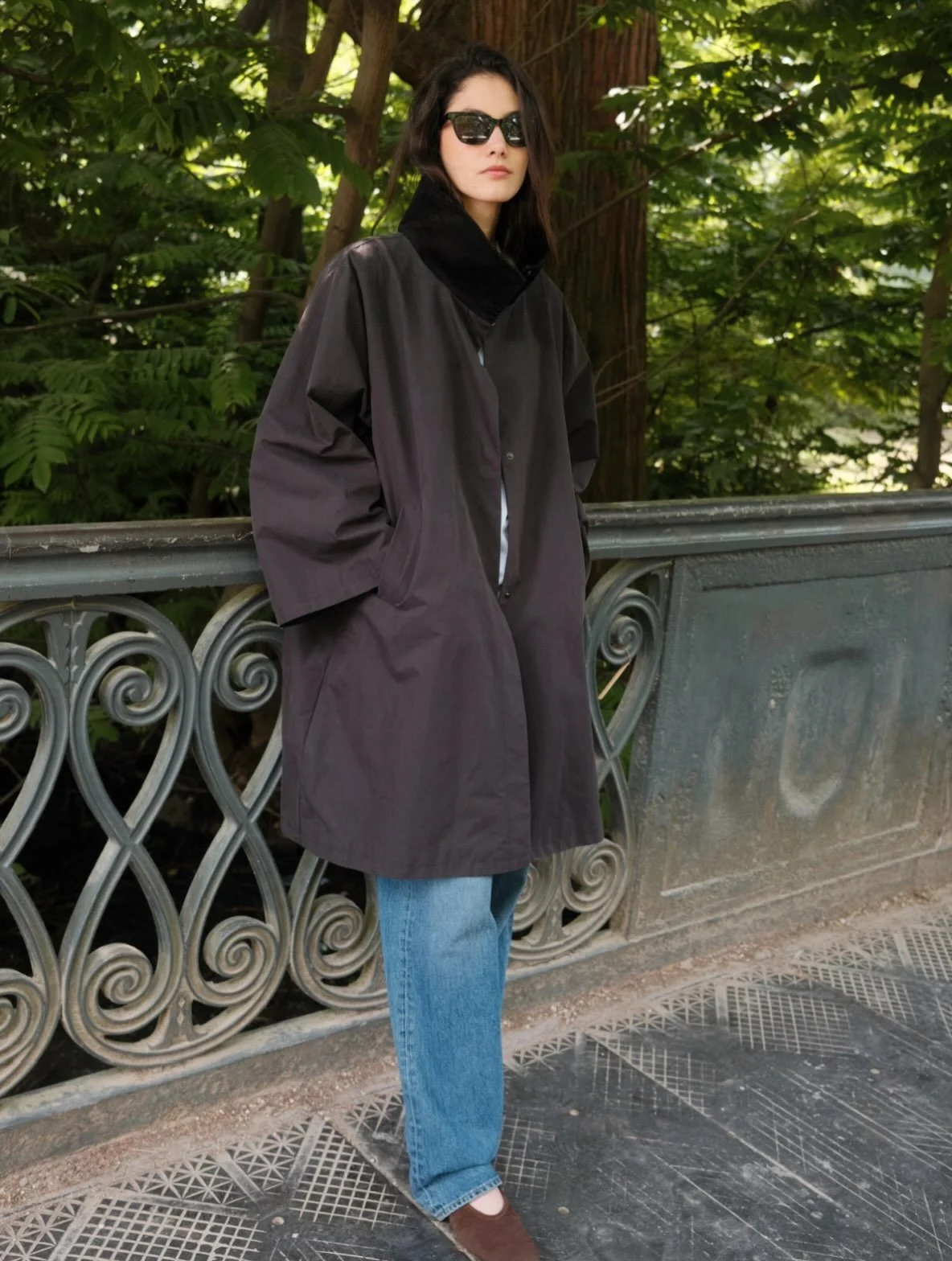 Sable Coat fra @worldofstylein 🖤

Sable Coat fra Stylein er en tidl&oslash;s, midi-lang k&aring;pe laget i en bomullsblanding med en vannavvisende finish.

Velkommen innom i dag 10-16!

#stylein #fallfashion #timelessdesign #neozsandefjord