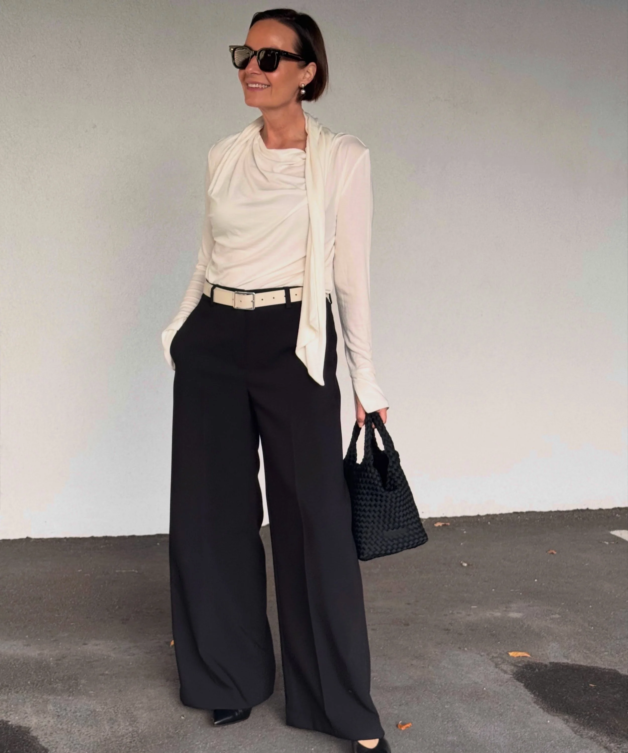 Enkelt og uanstrengt!
Topp fra The Garment med skjerfdetalj i halsen &bull; Shiloh buksen fra Seductive✔️

Velkommen innom 10-16 i dag🤍

#thegarment #seductive #naghedi #minimalism #neozsandefjord