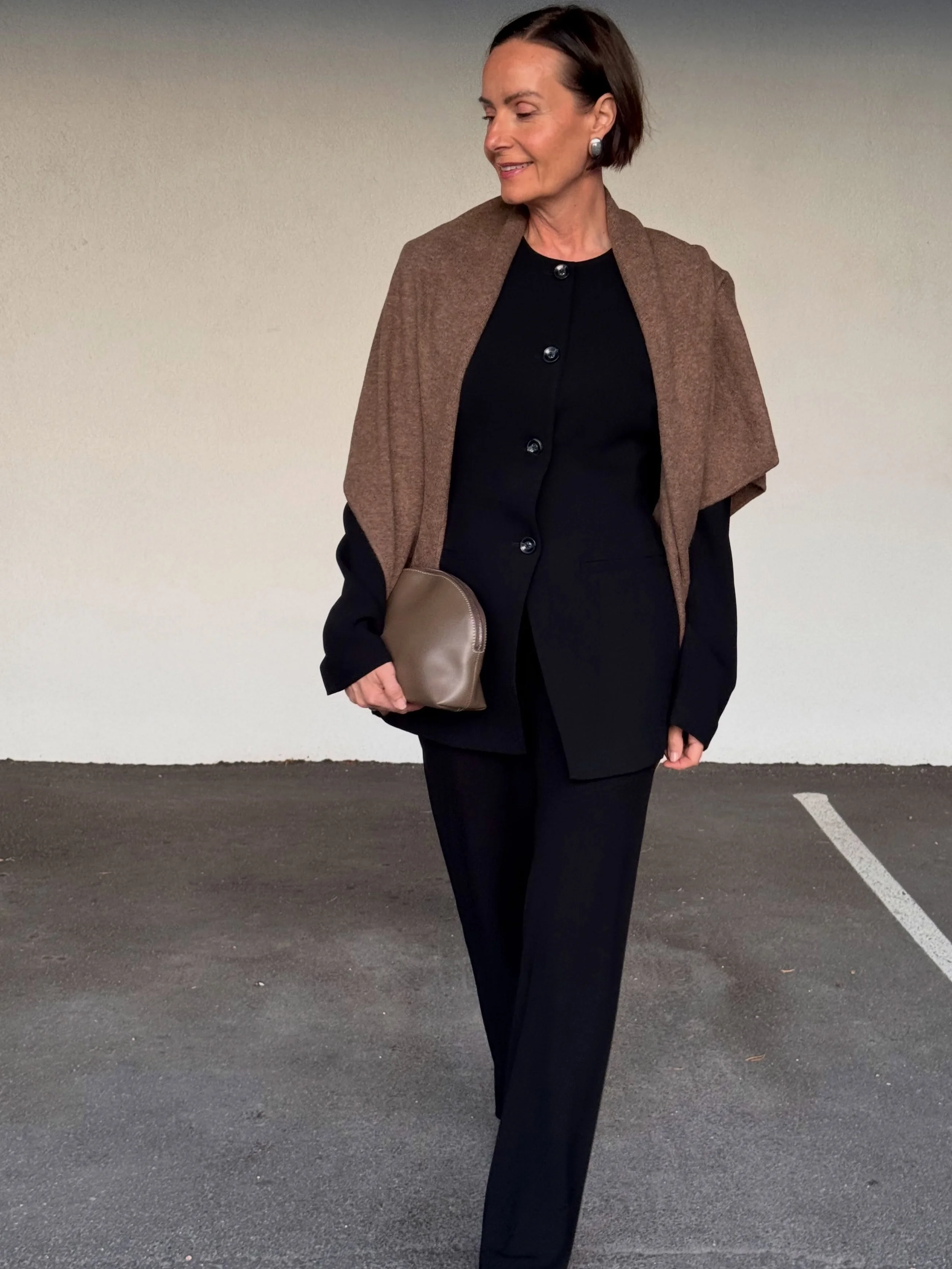 🍁 Stylein blazer &bull; Vince bukse &bull; Cashmere skjerf fra Notshy &bull; Lie Studio clutch.

Velkommen innom 10-17 i dag.

#stylein #vince #notshy #liestudio #timeless