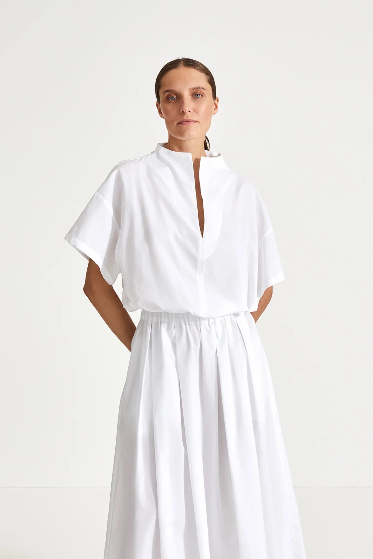 stylein-minimalistic-scandinavian-timeless-swedish-design-womenswear-women-classics-classic-shirt-blouse-jilly-white_cb87a89e-ad27-448a-947c-fdd6a972df29_1200x.jpeg