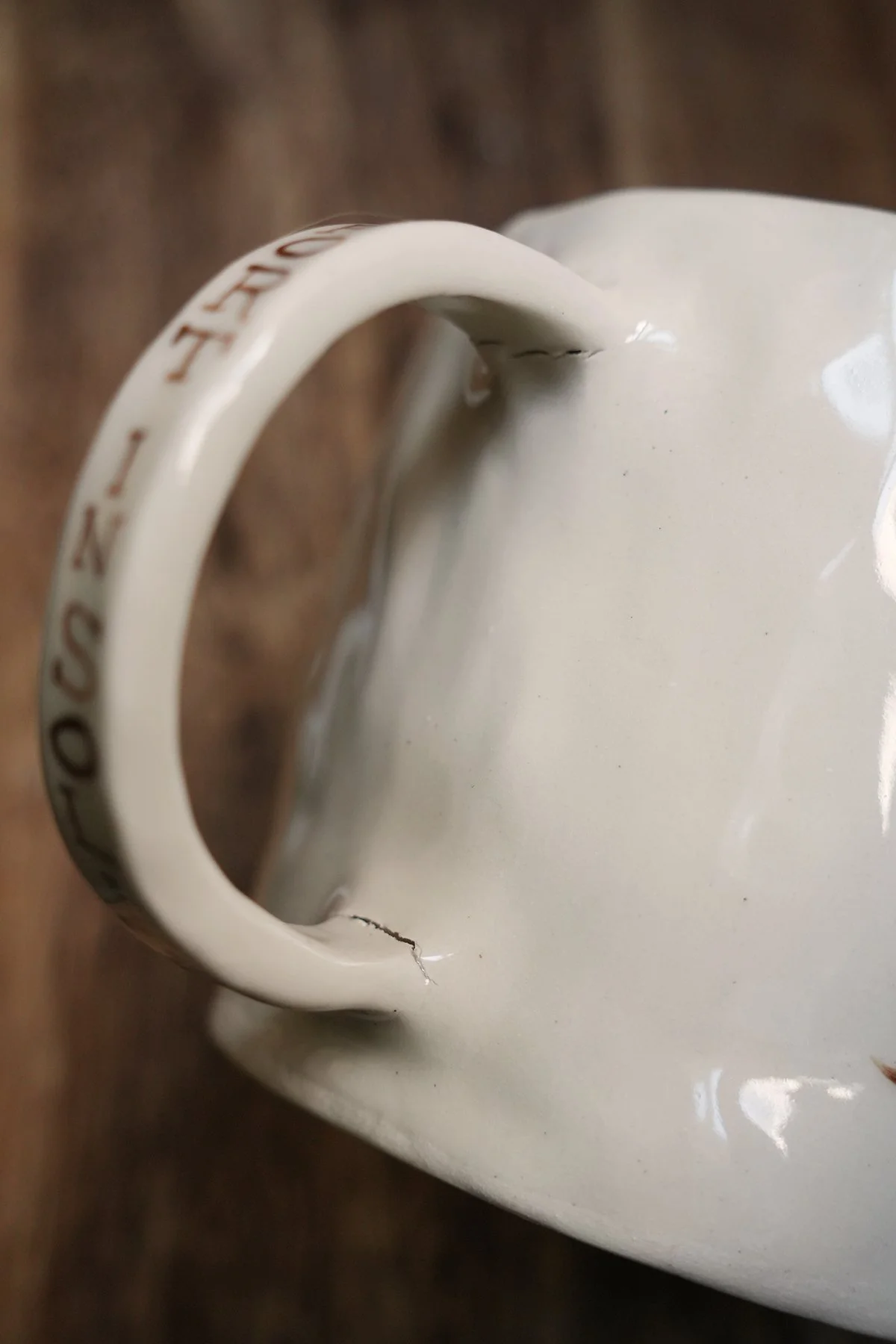 Cracked Handle 2a.jpg