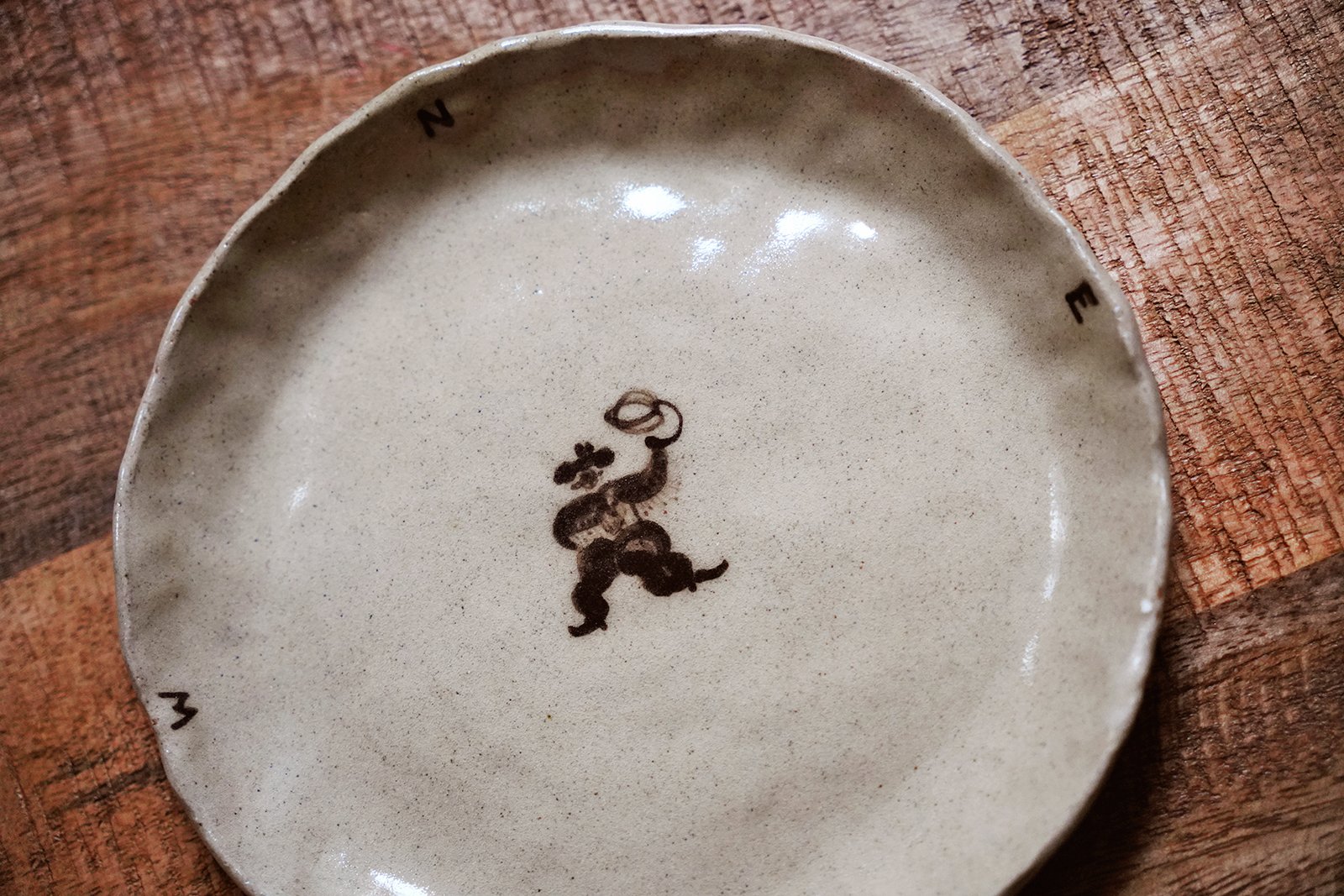 Montana Cowboy Plate compass.JPG