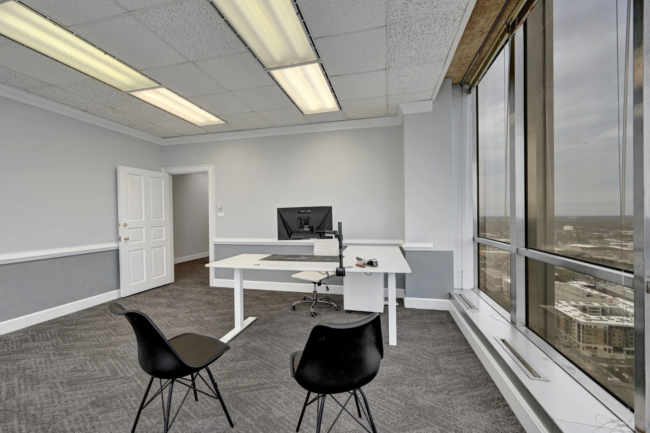 Winston Tower Suites - Office & Coworking Space