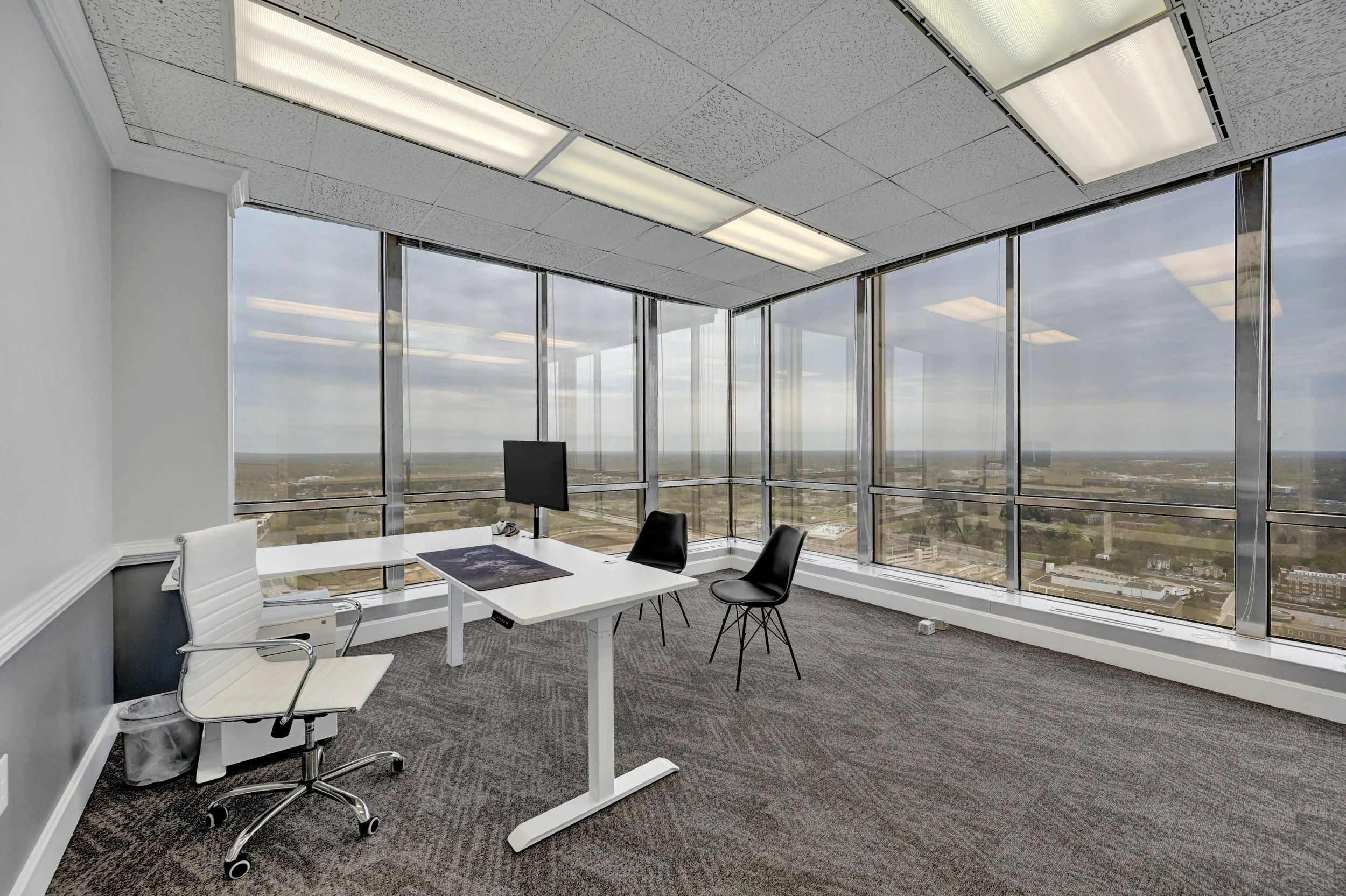 Winston Tower Suites - Office & Coworking Space