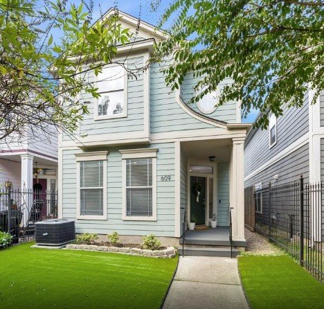 REAL ESTATE HOME STAGER IN HOUSTON