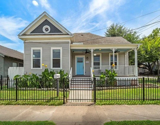 REAL ESTATE STAGIN IN HOUSTON, TEXAS