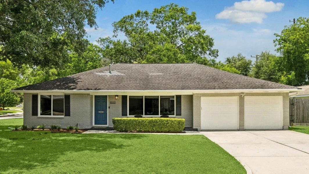 HAR LISING OF A STAGED RANCH STYLE HOME