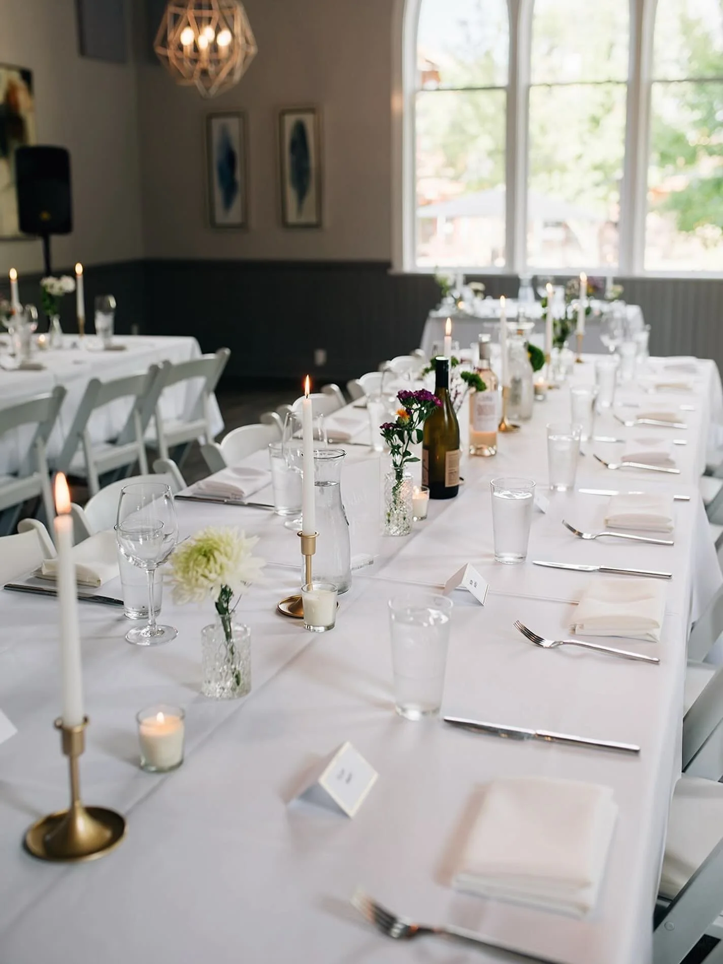 Should you assign your guests to tables, seats, or go with open seating?

🪑 Seats if you&rsquo;re hosting a plated or formal dinner, or have a unique table layout.
 🪑 Tables if you want structure and a smooth guest experience, without being overly 