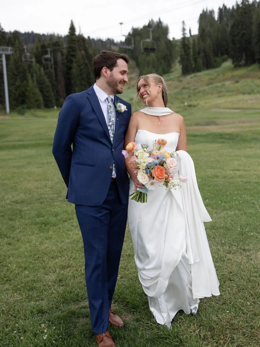 8.16.25 | Rachel + Jeff

Rachel and Jeff said &ldquo;I do&rdquo; in McCall, a place where so many memories already lived &ndash; family ski trips, a bachelorette weekend, and their engagement hike. Guests rode the chairlift at Brundage Mountain to a 