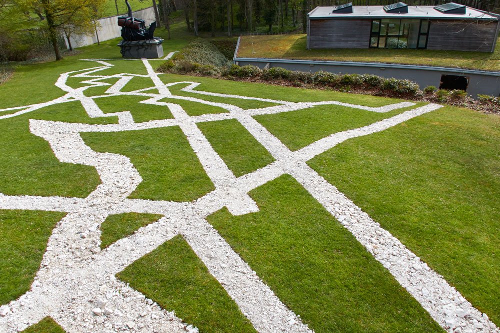 Xu Zhen (Produced by MadeIn Company), Movement Field, 2016, Chalk