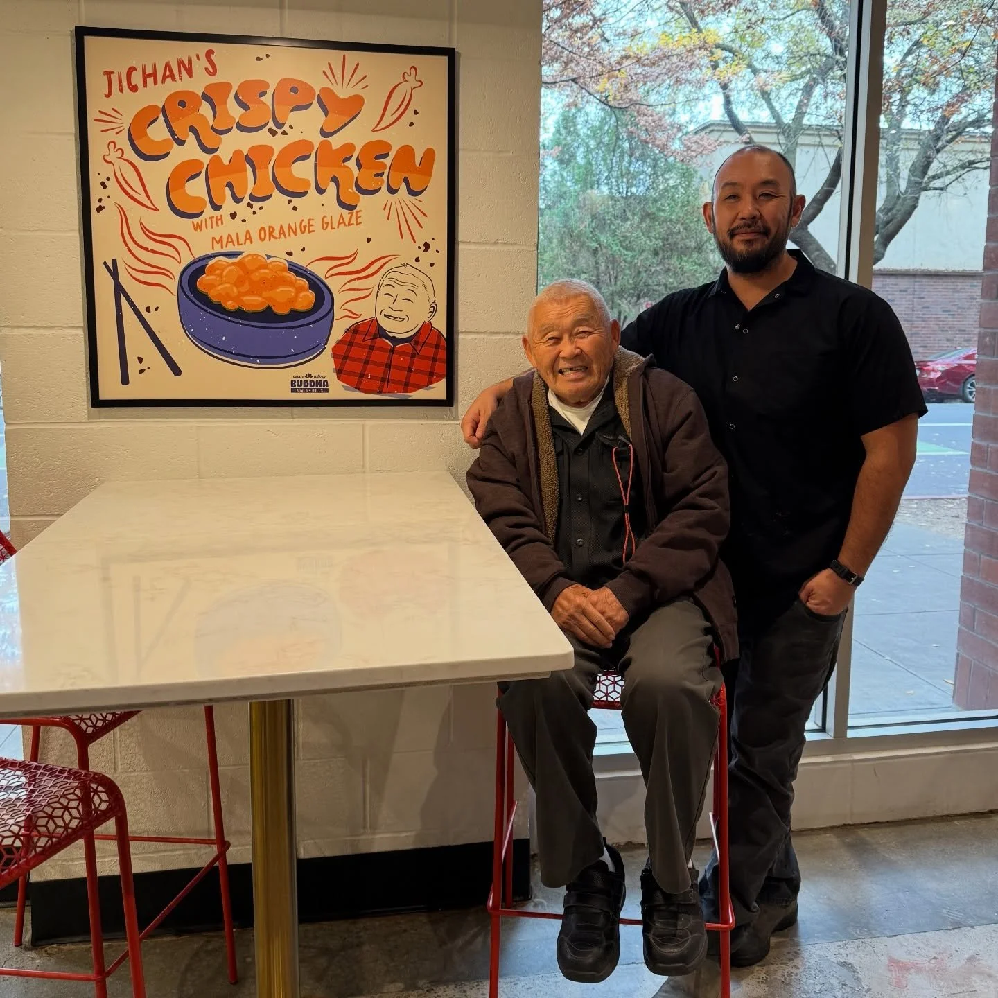 Got a special visit from Jichan himself 💚

#buddhabowlsandrolls #ilikethewayyouroll #sacramento #sacramentolife #visitsacramento #sacramentoproud #downtownsacramento #downtownsac #yelpsacramento #sacfoodandbooze #foodsofsacramento #sacfoodie #sacram