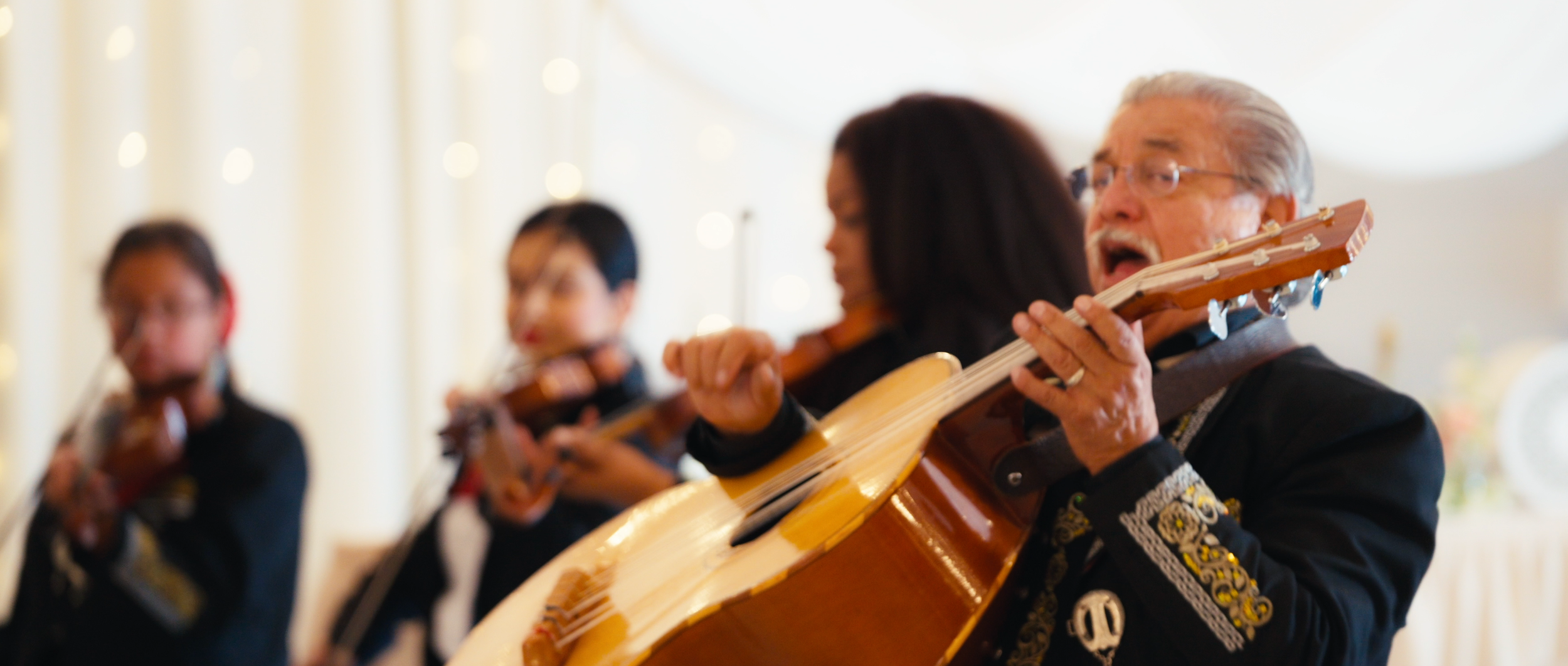 norfolk-nebraska-wedding-mariachi-musicians.jpg