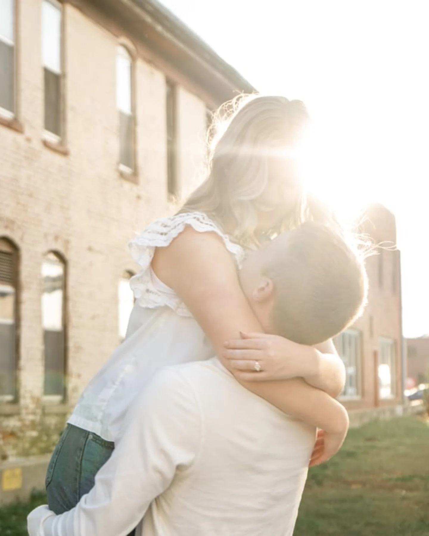 You guys, we simply can&rsquo;t with the matching shoes 👟🥹 too cute!!

A little sneak peek of Emily + Brady 🥰🥰