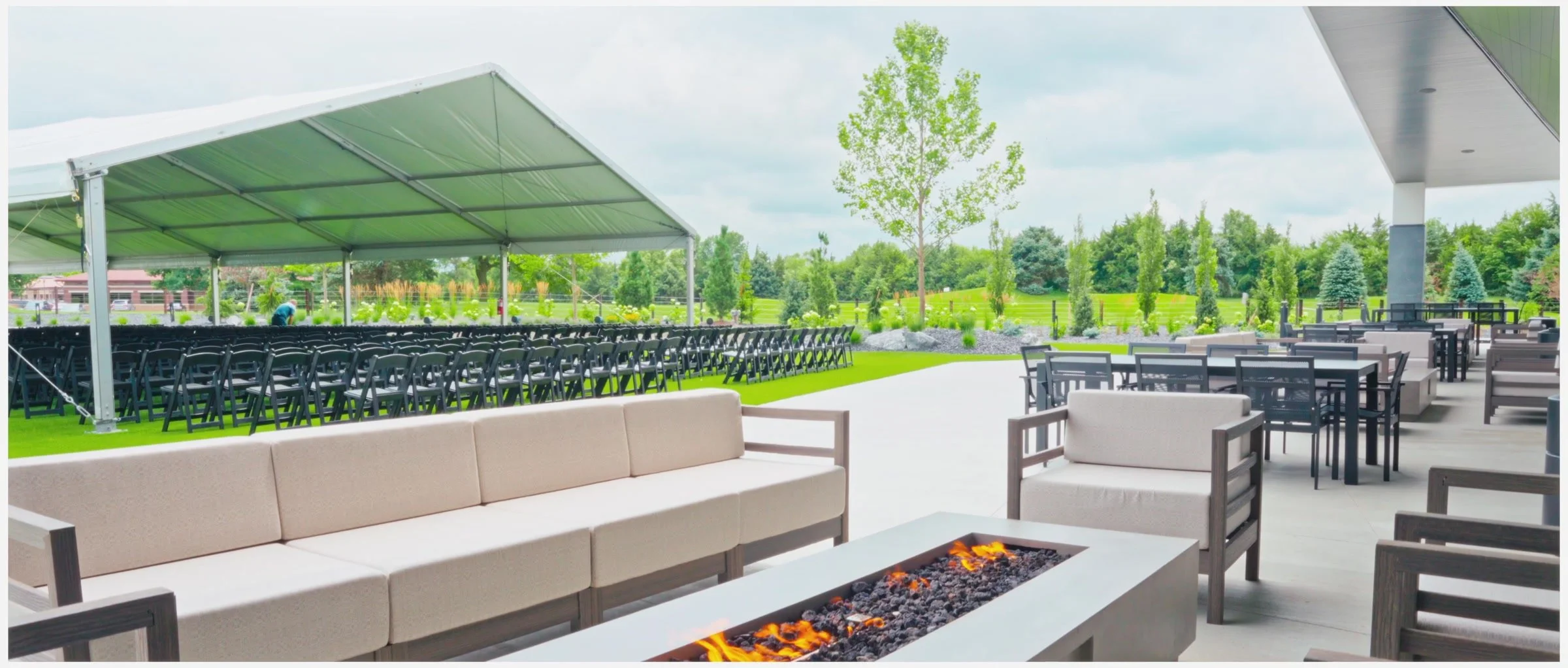 02-venue-5-twenty-two-outdoor-patio-fire-pits.jpg