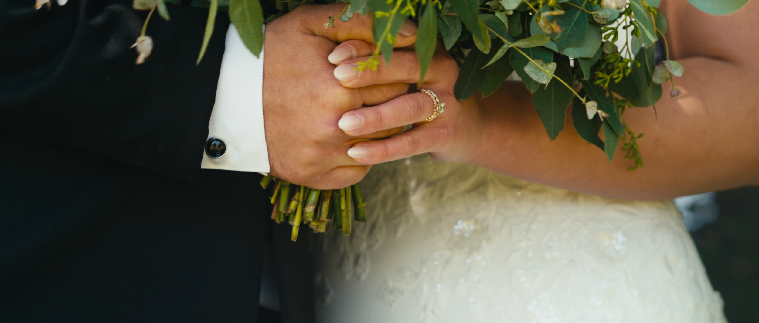 wedding-ring-hands-bouquet-oneill-nebraska.png