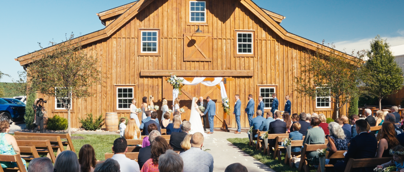 heartland-country-barn-wedding-fremont-nebraska-050.jpg