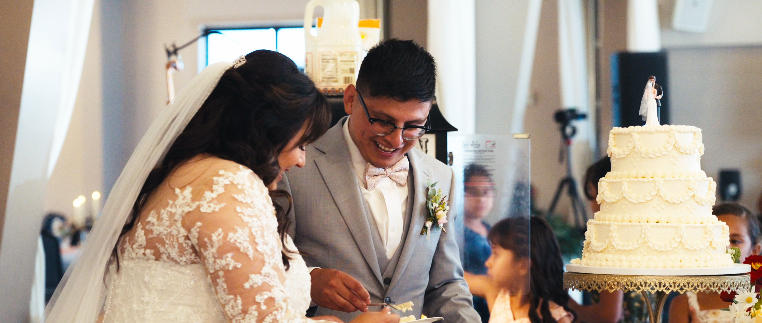 Cake cutting at reception