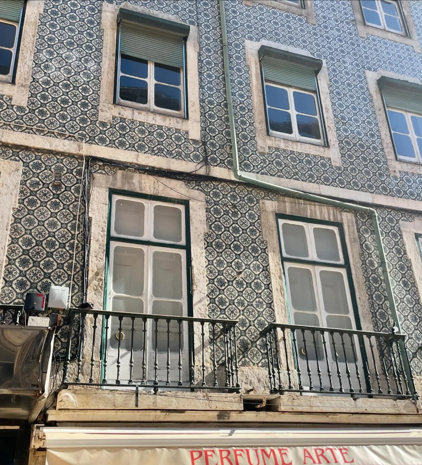 A lovely few days in Lisbon. Completely obsessed with the tiles ❤️🇵🇹