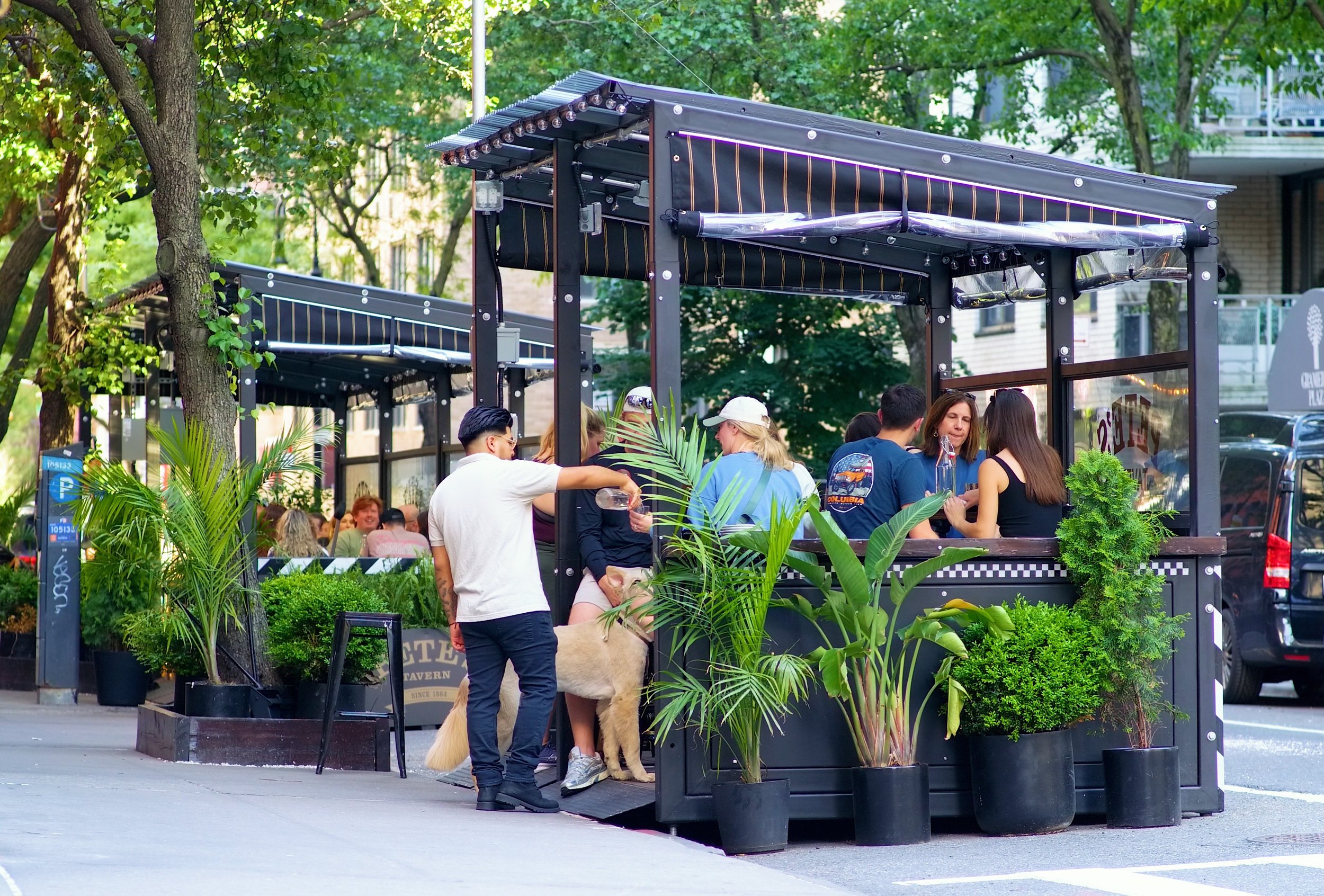 Petes Tavern - STREETSEATS - 004.jpg