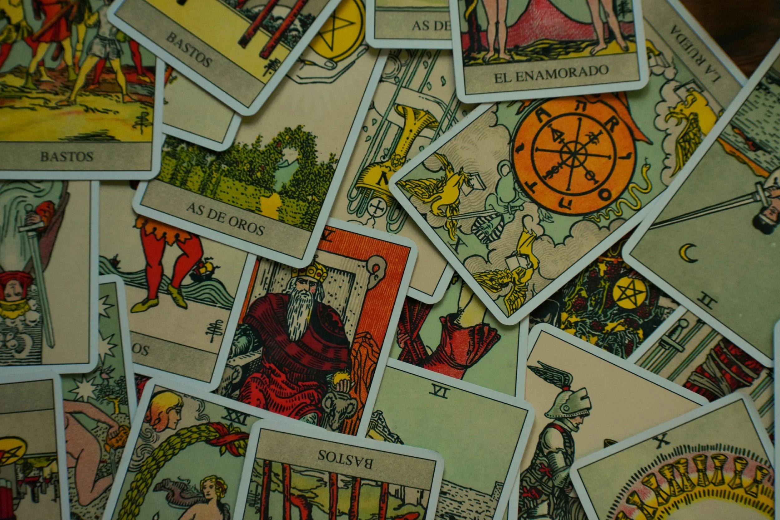 i ching book vs Tarot