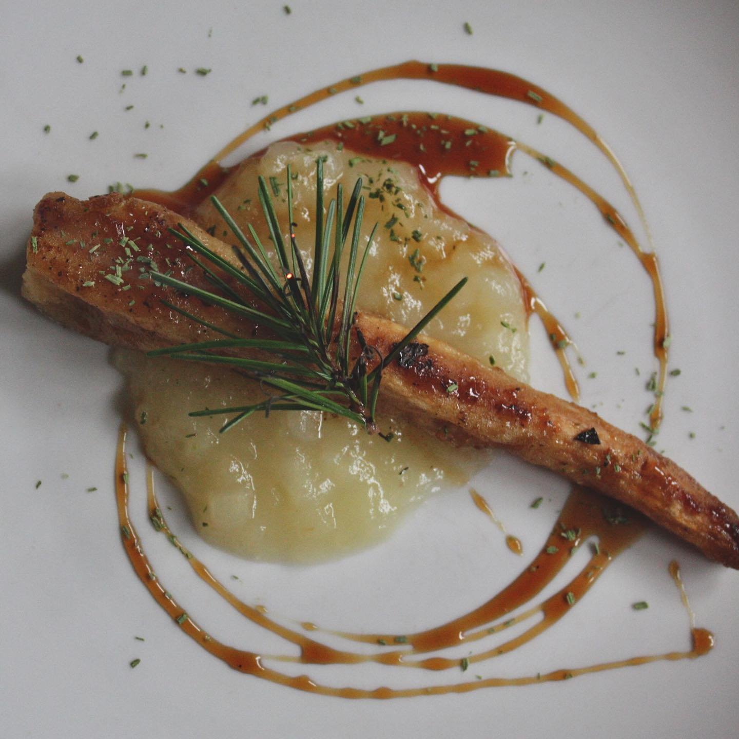 Roasted Parsnip, Mugolio (Fermented Pine cone syrup), Apple sauce, Pine salt

🌿
The first course from our December,
7-course Tasting Menu 

~ Beautiful Parsnips, locally grown with organic principles 
@raysveg

~ British Bramley apples 
@grannysmith