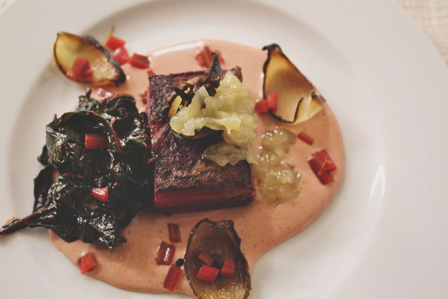 Thank you so much to everyone who joined us for our Autumn menu
It was a delight to celebrate nature&rsquo;s bountiful harvest with you all. 
We feasted on local, seasonal foods and hedgerow delicacies by candlelight, in shades of ruby and russet, in