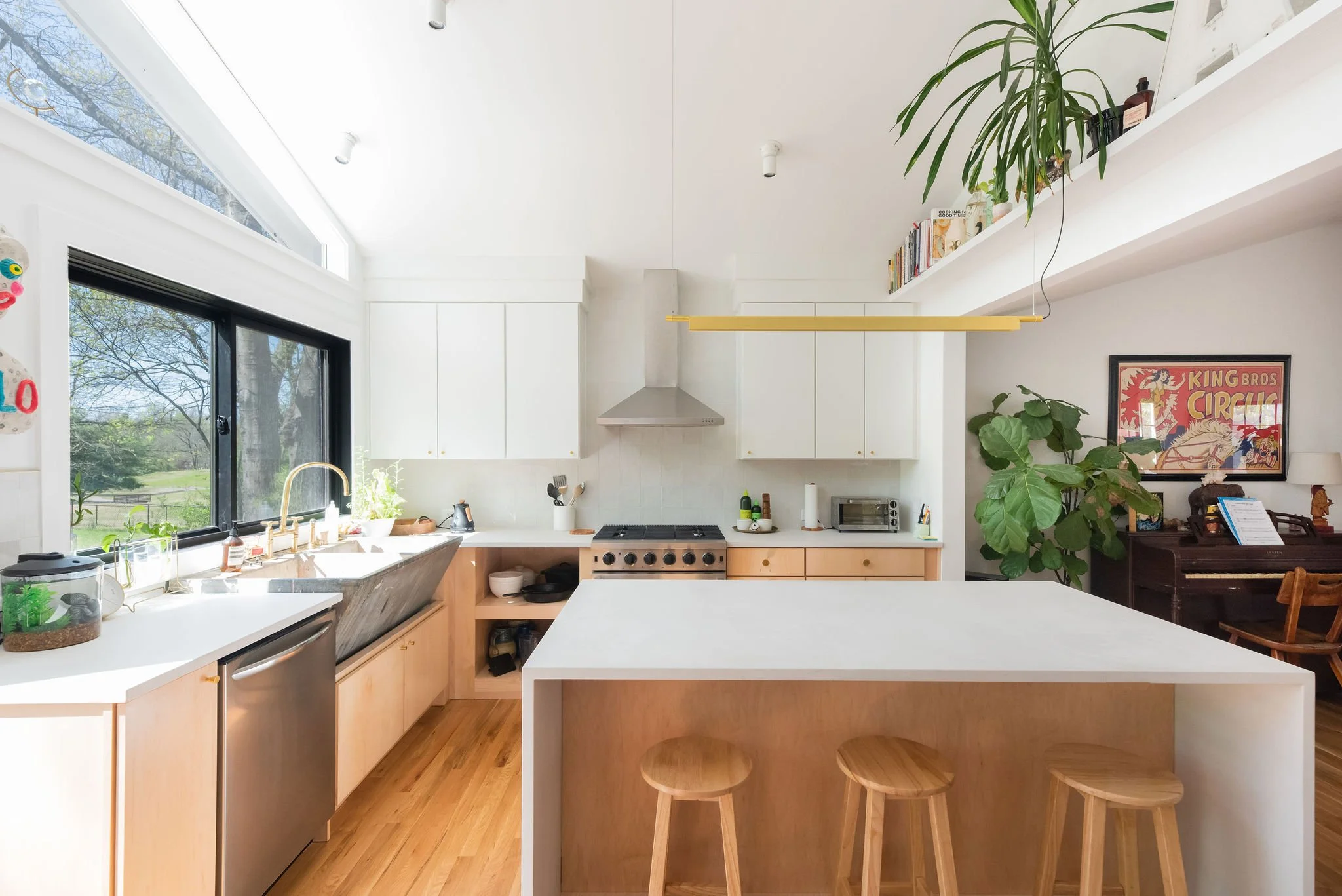 ABC_Ammonskitchen_livingroom_1.jpg
