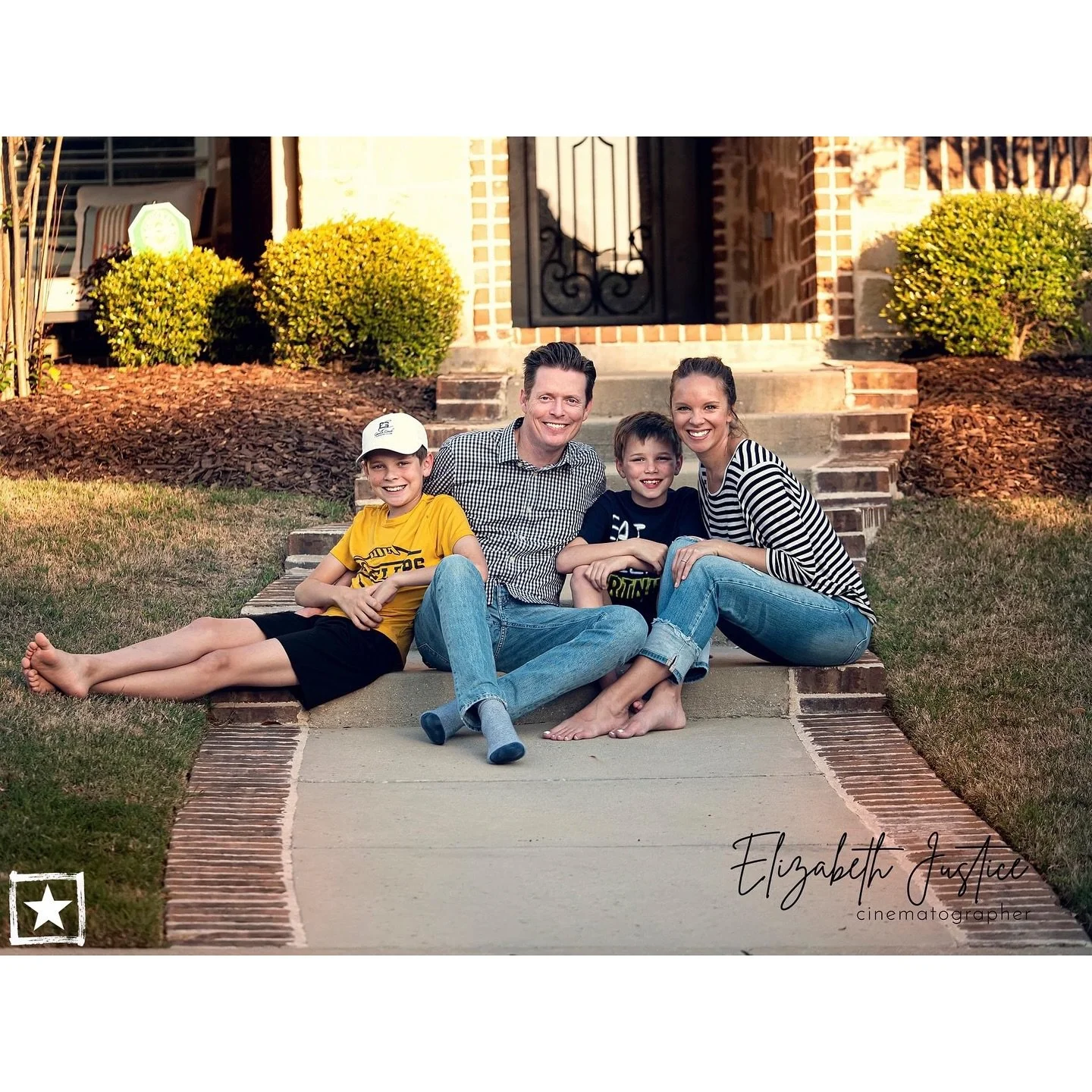 Dug up these pictures shot by @elizabethjusticestudios during Covid. I think the 3&rsquo; rule was still in effect and she took these pictures from her car. Sometimes I look back and wonder how we survived, not the sickness, but the lockdown. Me tryi