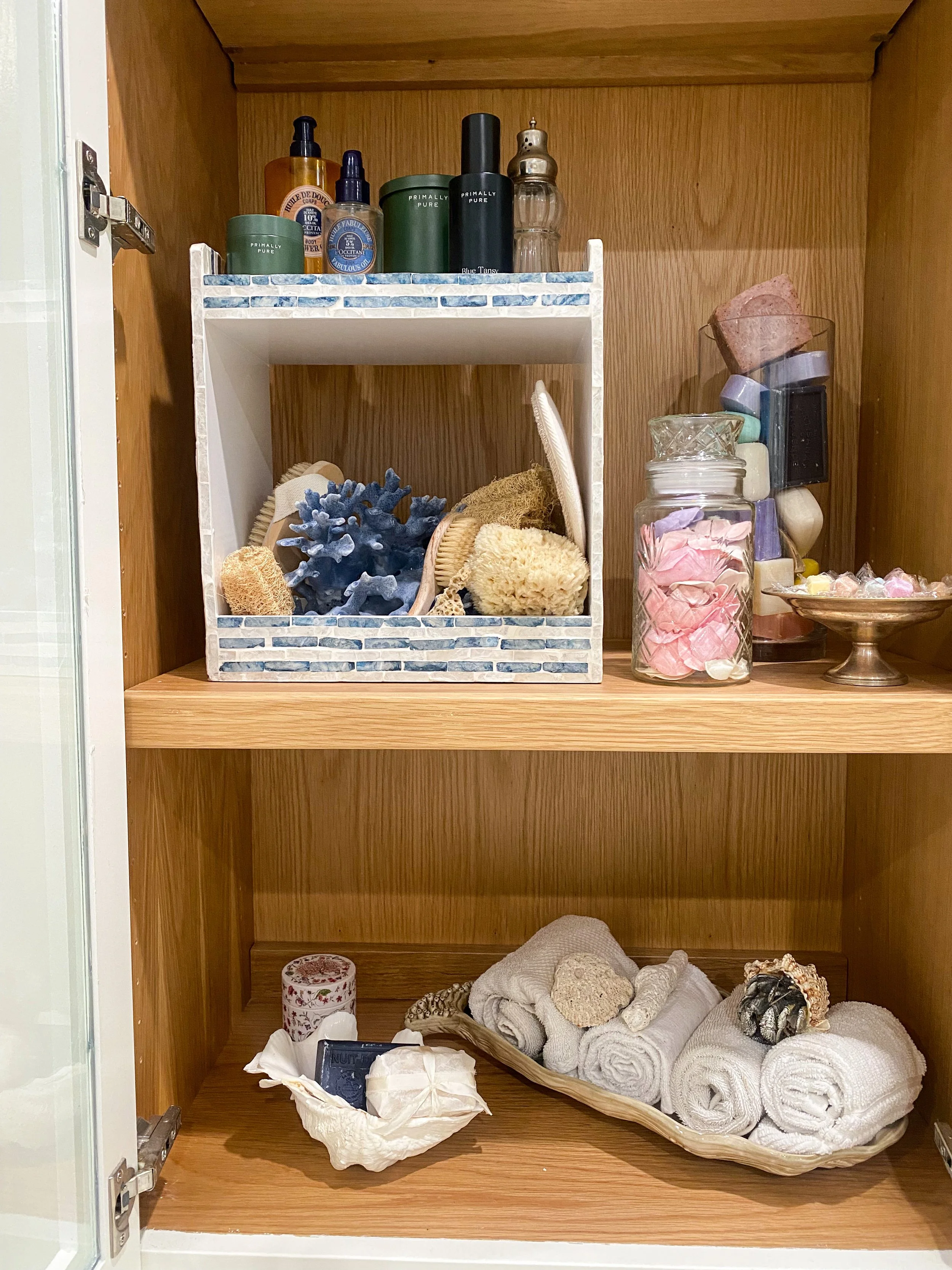 bath product shelves