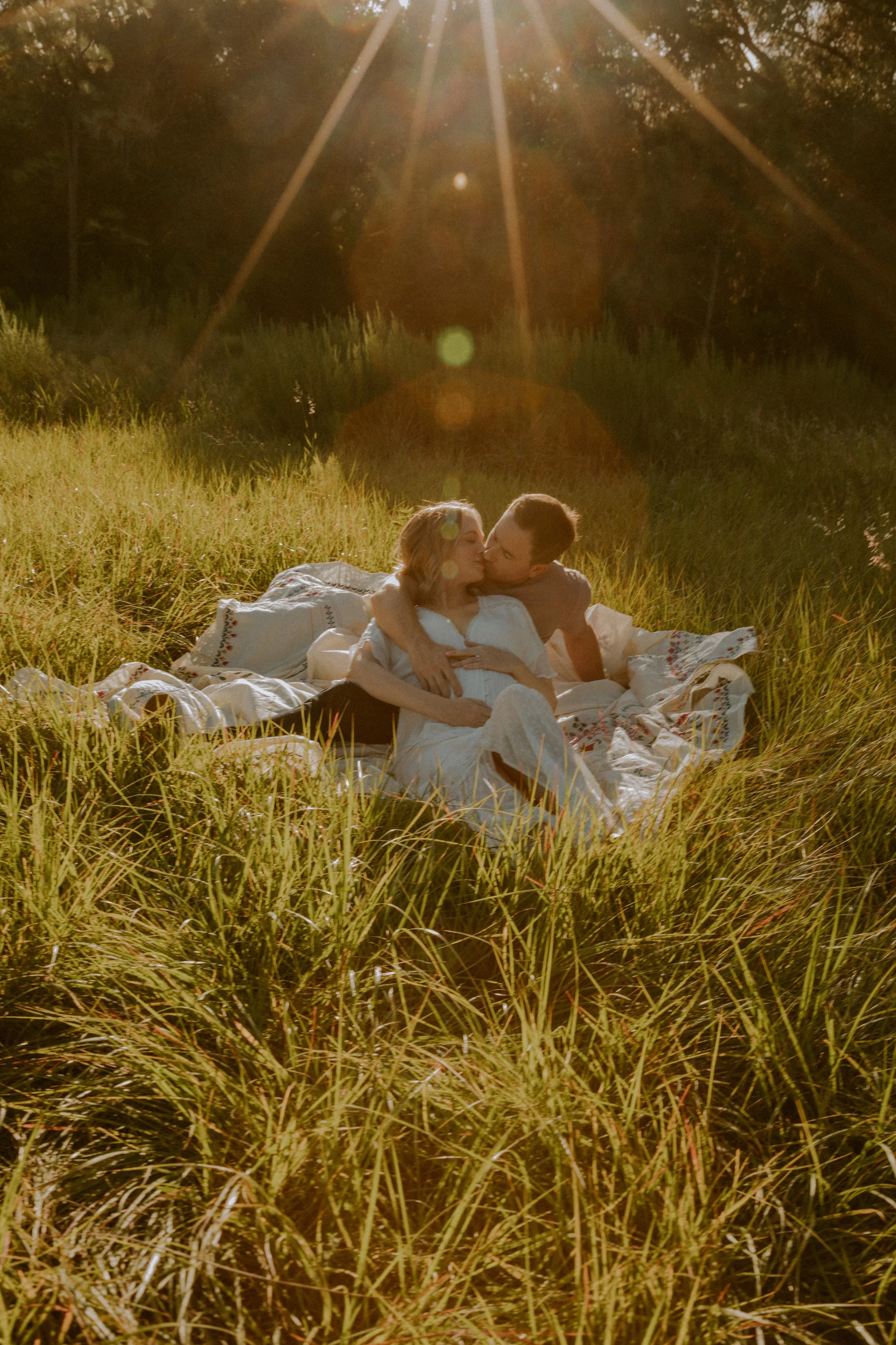 Romantic Maternity Photos at Lake Louisa State Park | Clermont, Florida