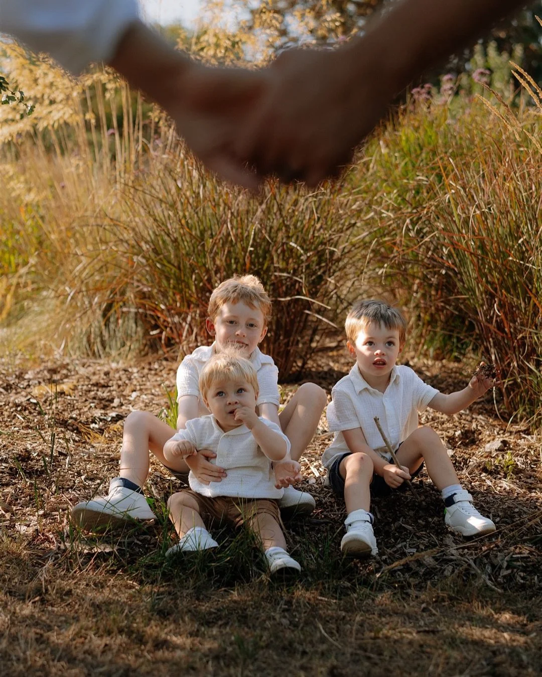 KATIE + JAMES

A beautiful sunny afternoon family photo shoot capturing the core memories of little ones having such fun outdoors with their siblings, parents and grandparents.

#lifestylefamilyphotographer #familyphotosession #naturalfamilyphotograp