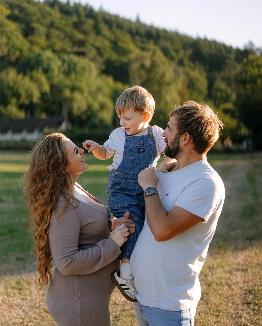 MINI MATERNITY PHOTOGRAPHS

@nancycalypso had incredible news to share and wanted me to capture the next chapter of her families lives ✨ 

A stunning summers evening photo shoot in Dunster, Somerset.

#lifestylefamilyphotographer #familyphotosession 